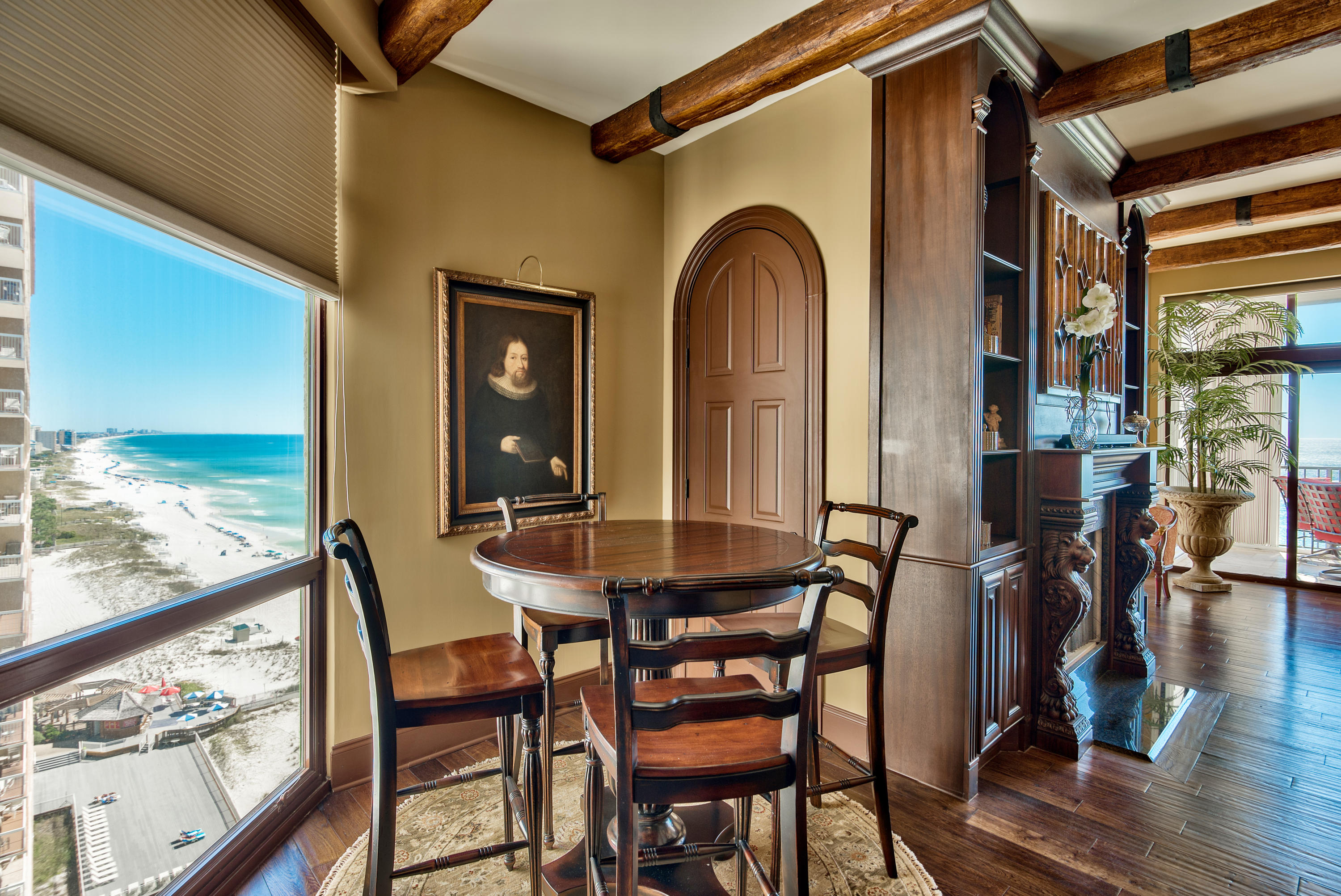 REGENCY TOWERS - Residential