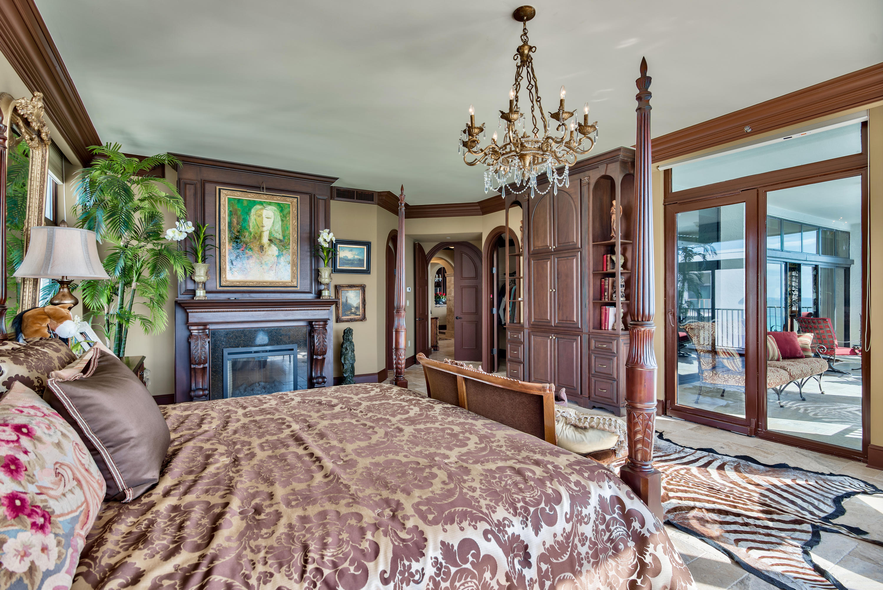 REGENCY TOWERS - Residential