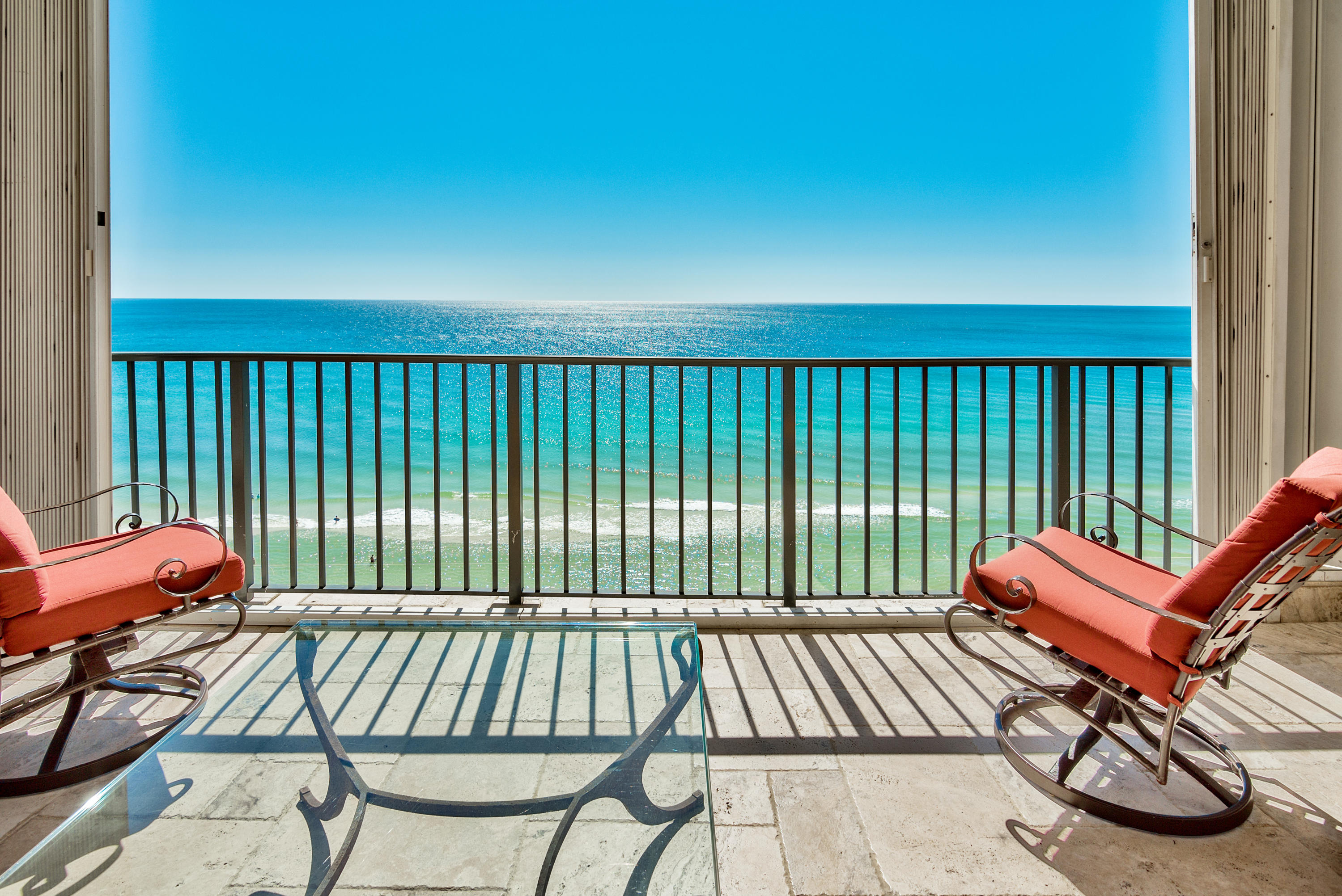 REGENCY TOWERS - Residential