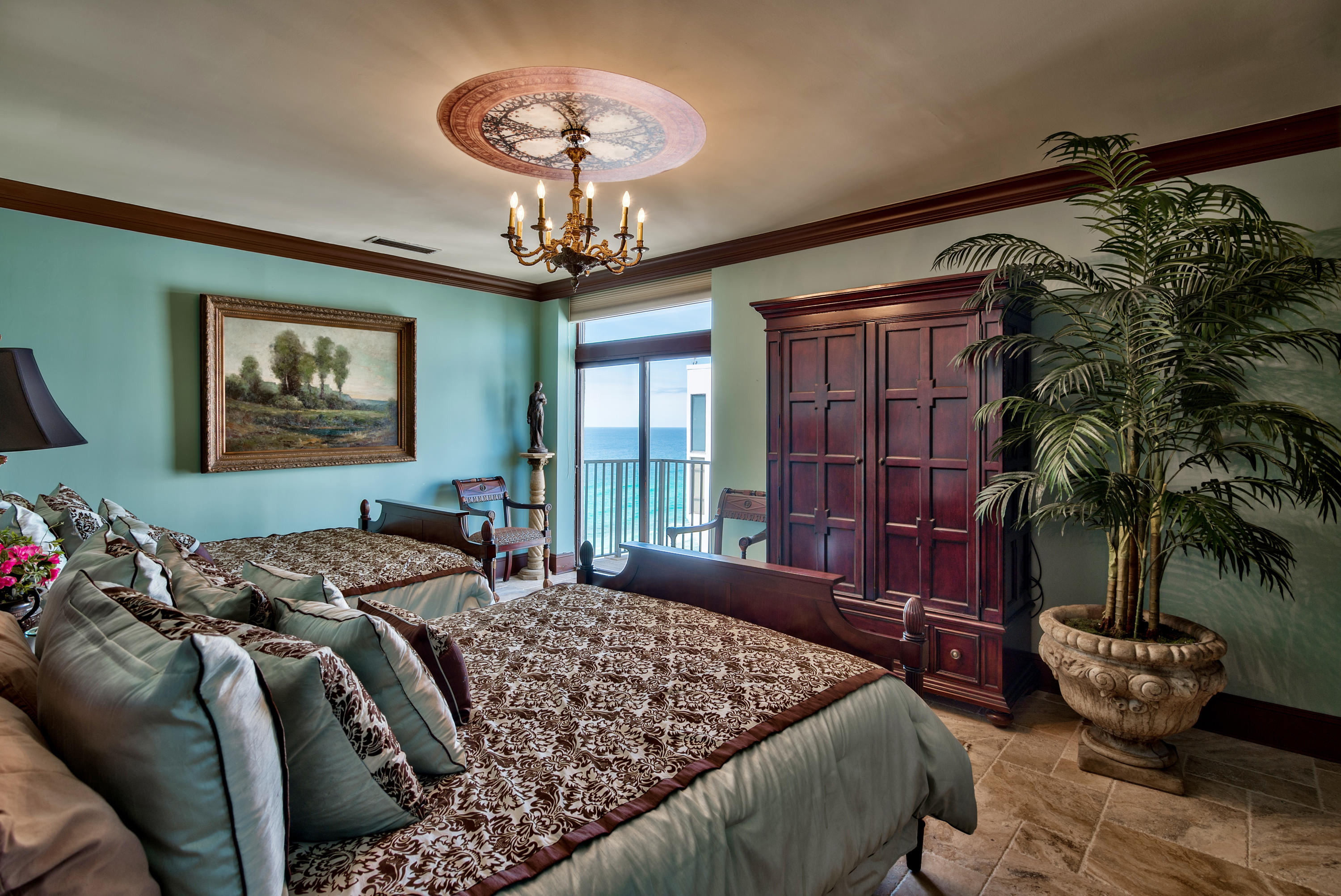 REGENCY TOWERS - Residential