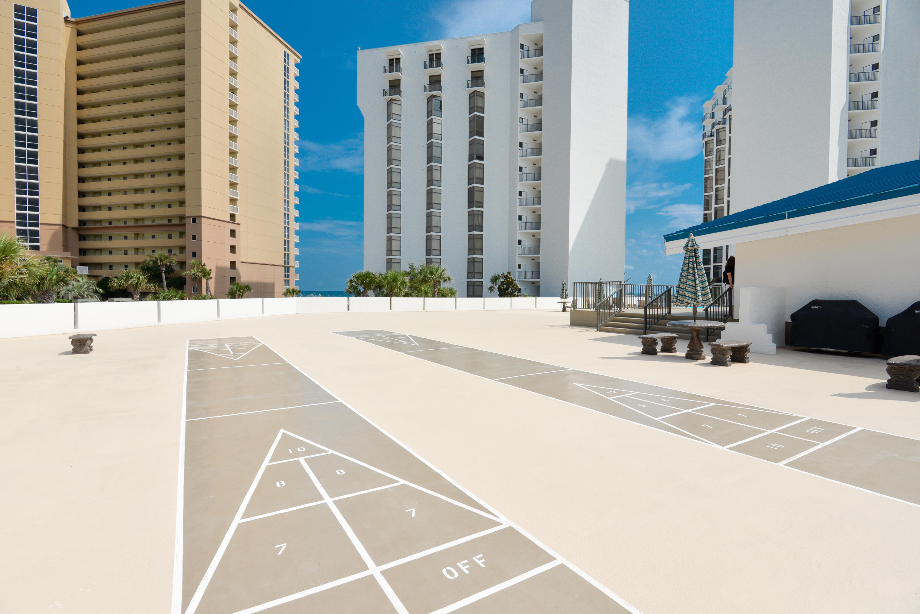 REGENCY TOWERS - Residential