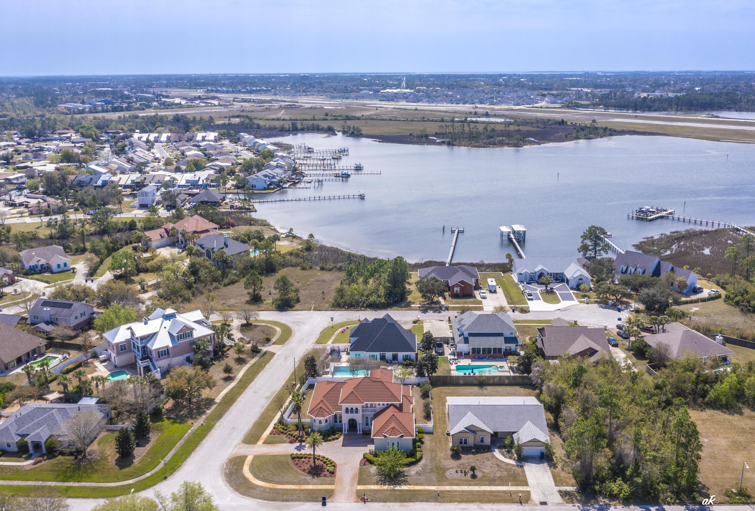 CANDLEWICK ACRES - Residential