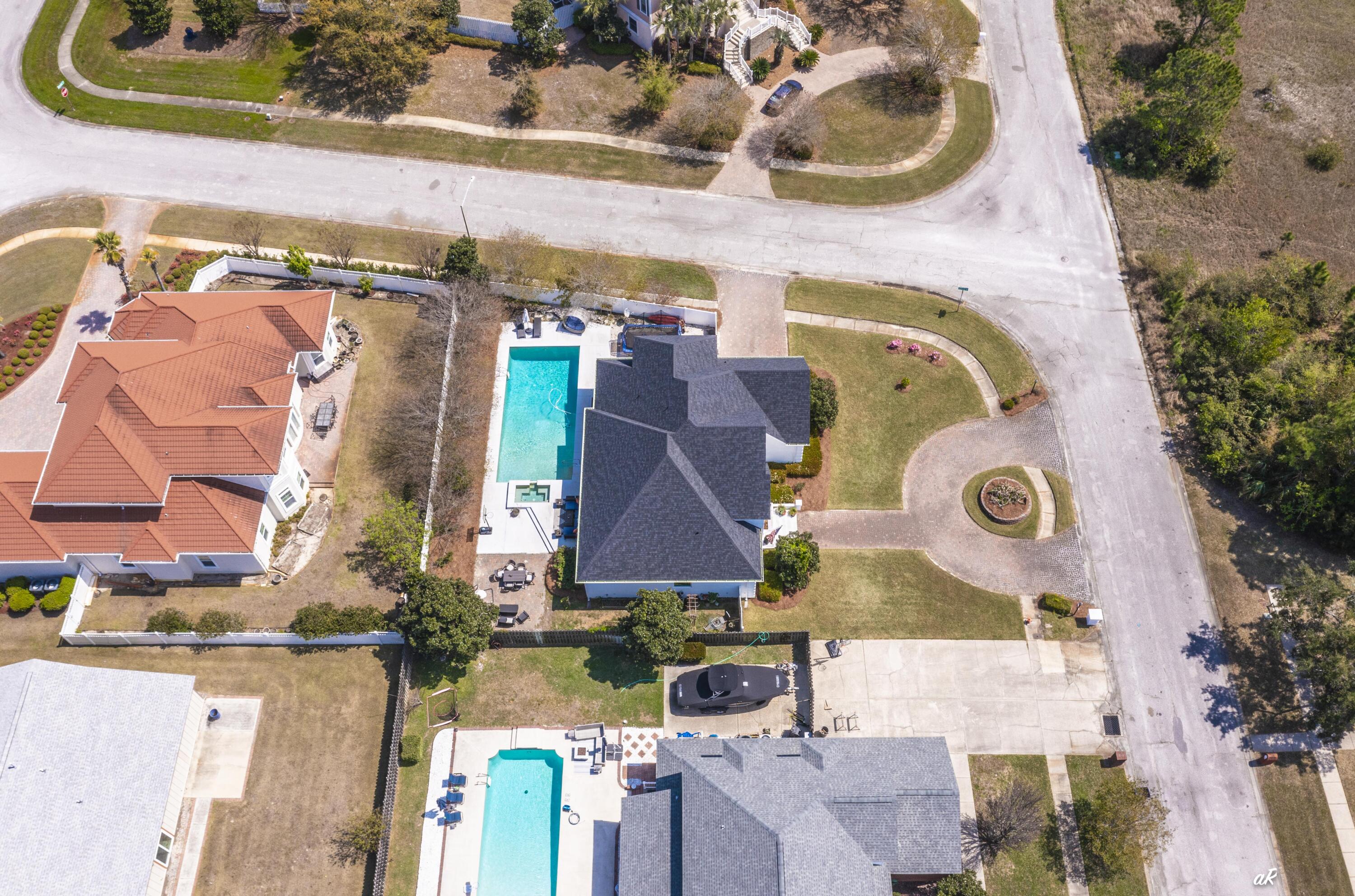 CANDLEWICK ACRES - Residential