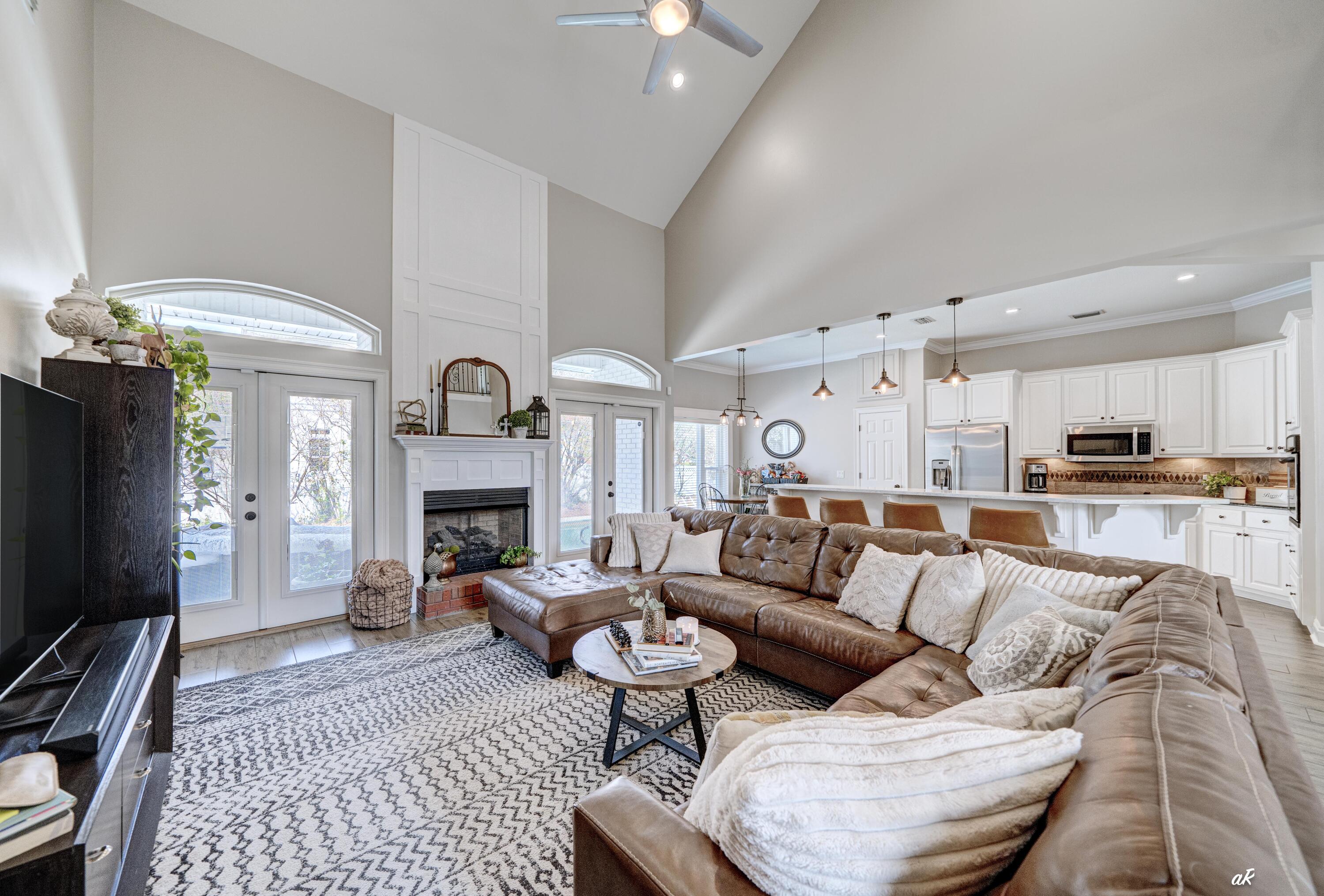 CANDLEWICK ACRES - Residential