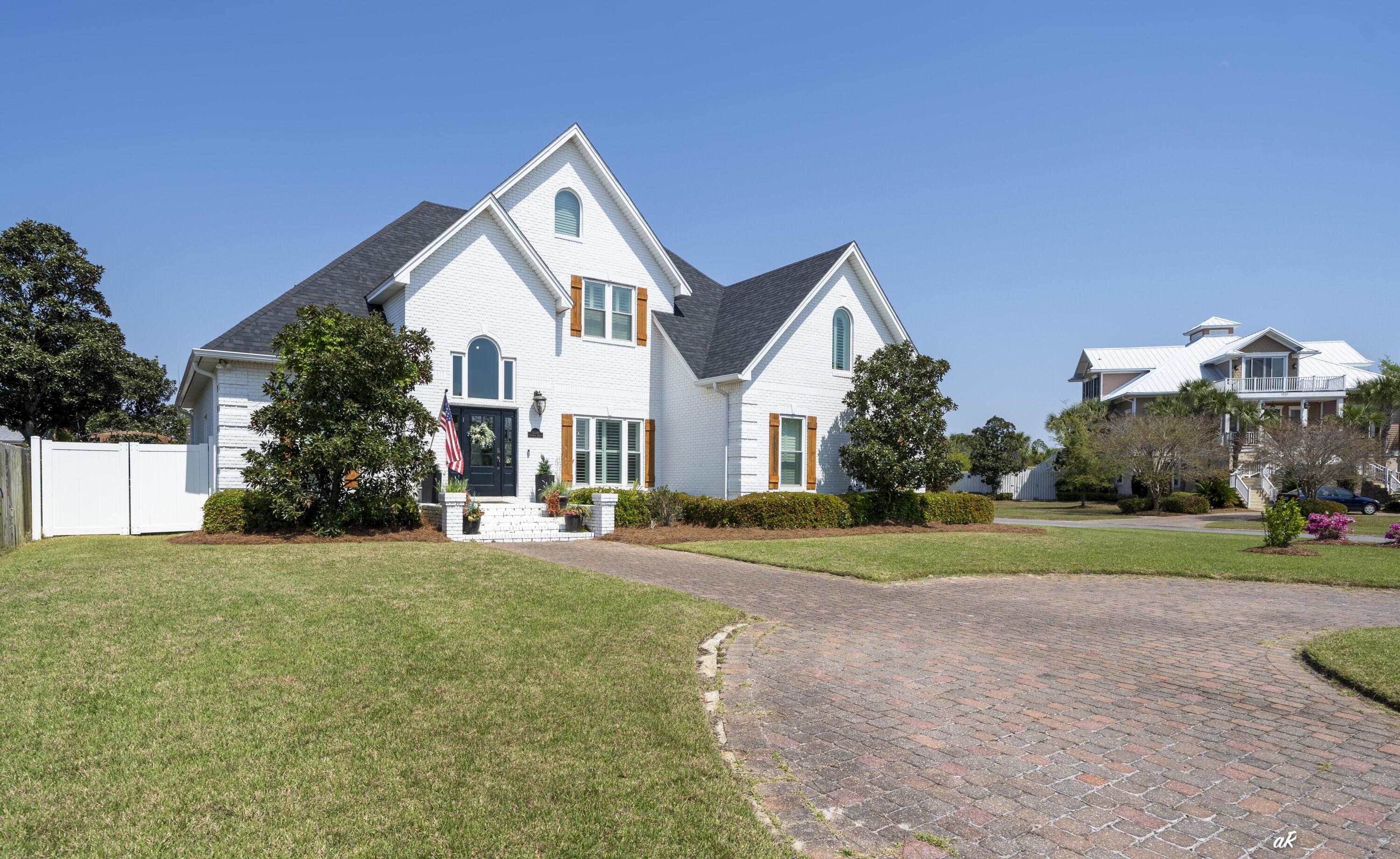 CANDLEWICK ACRES - Residential