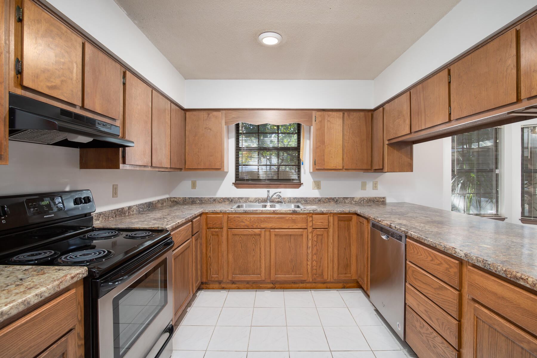 BAYOU WOODS 5TH ADDN - Residential