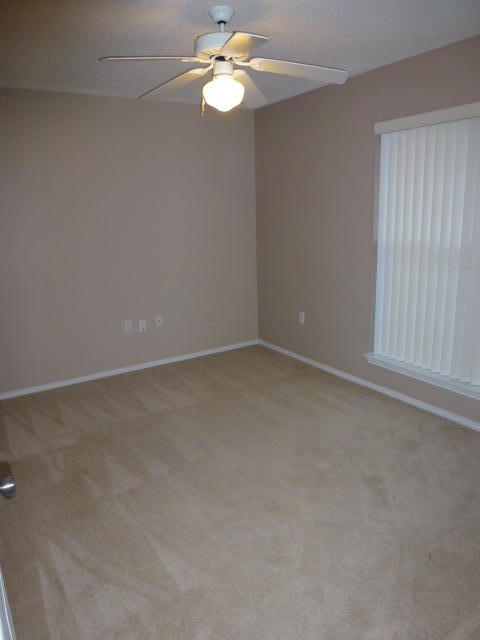 HUNTERS RUN S/D - Residential Lease