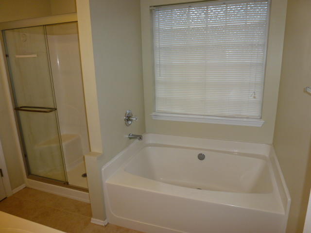 HUNTERS RUN S/D - Residential Lease