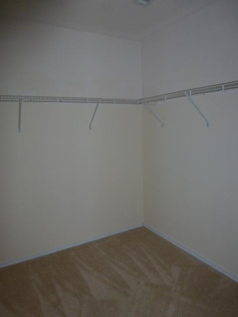 HUNTERS RUN S/D - Residential Lease