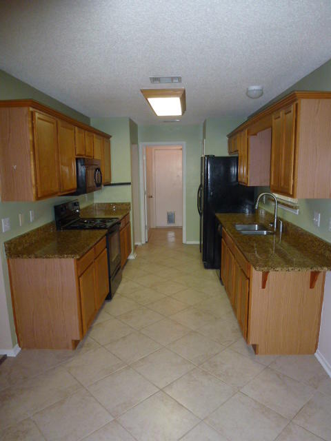 HUNTERS RUN S/D - Residential Lease