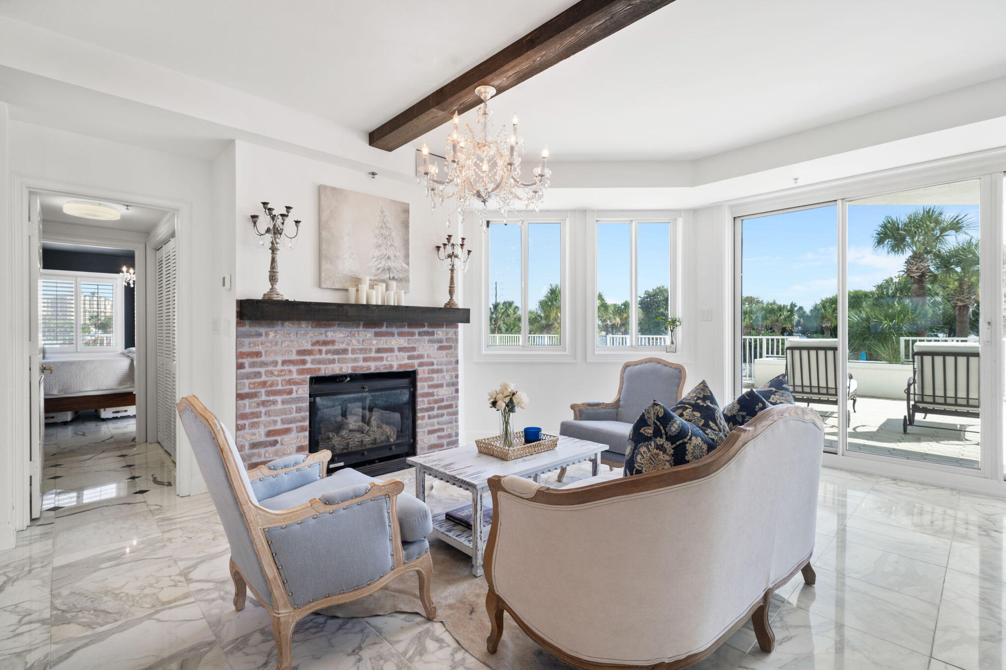 ULTIMATE CONDO THE - Residential