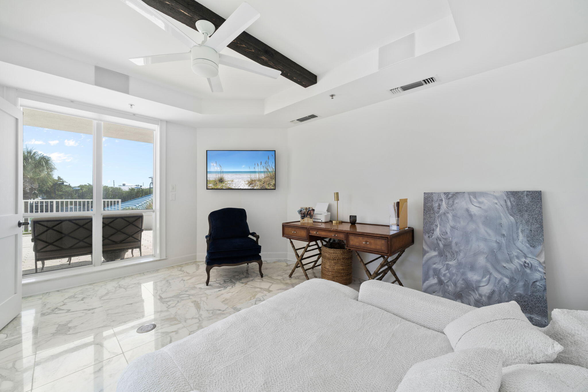 ULTIMATE CONDO THE - Residential