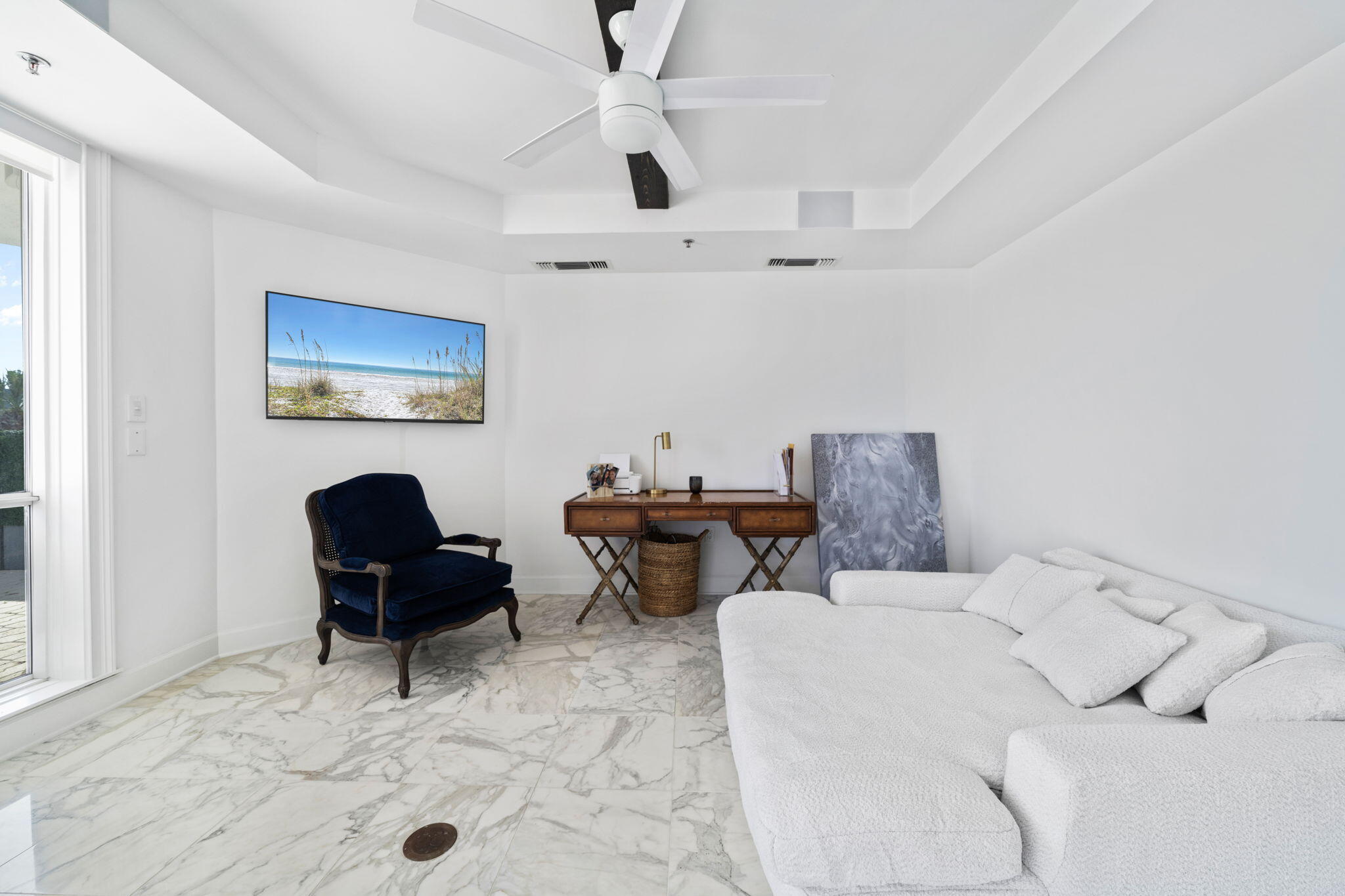 ULTIMATE CONDO THE - Residential