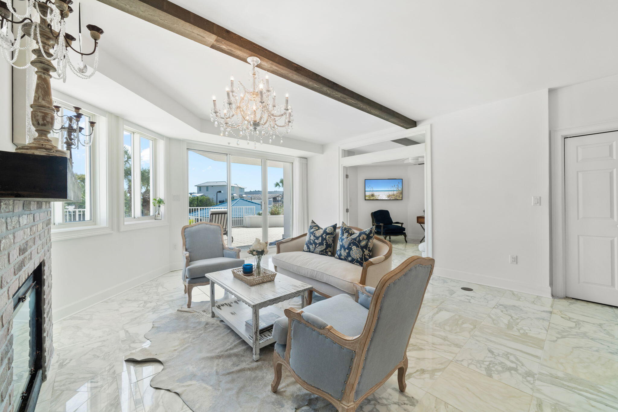ULTIMATE CONDO THE - Residential