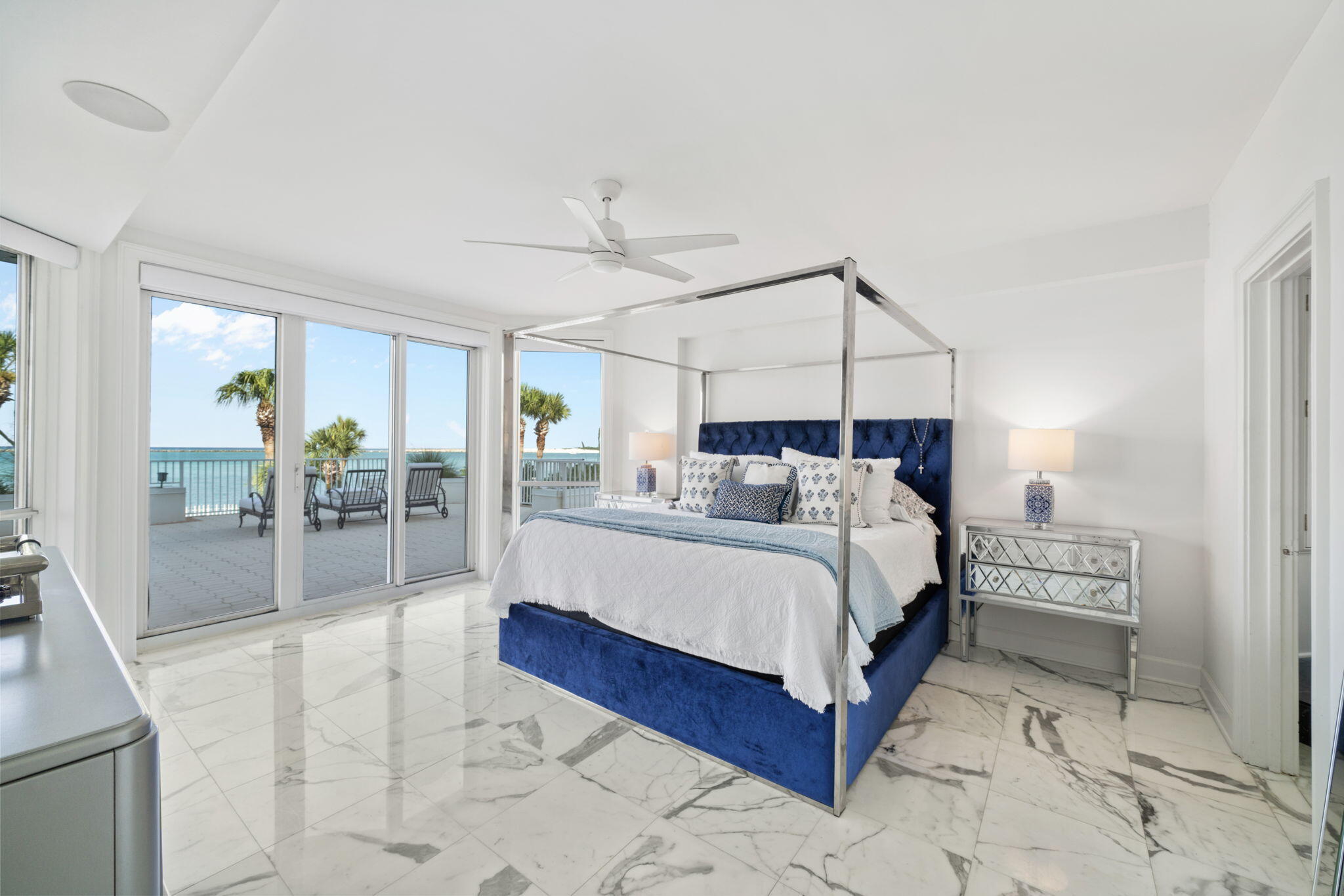 ULTIMATE CONDO THE - Residential