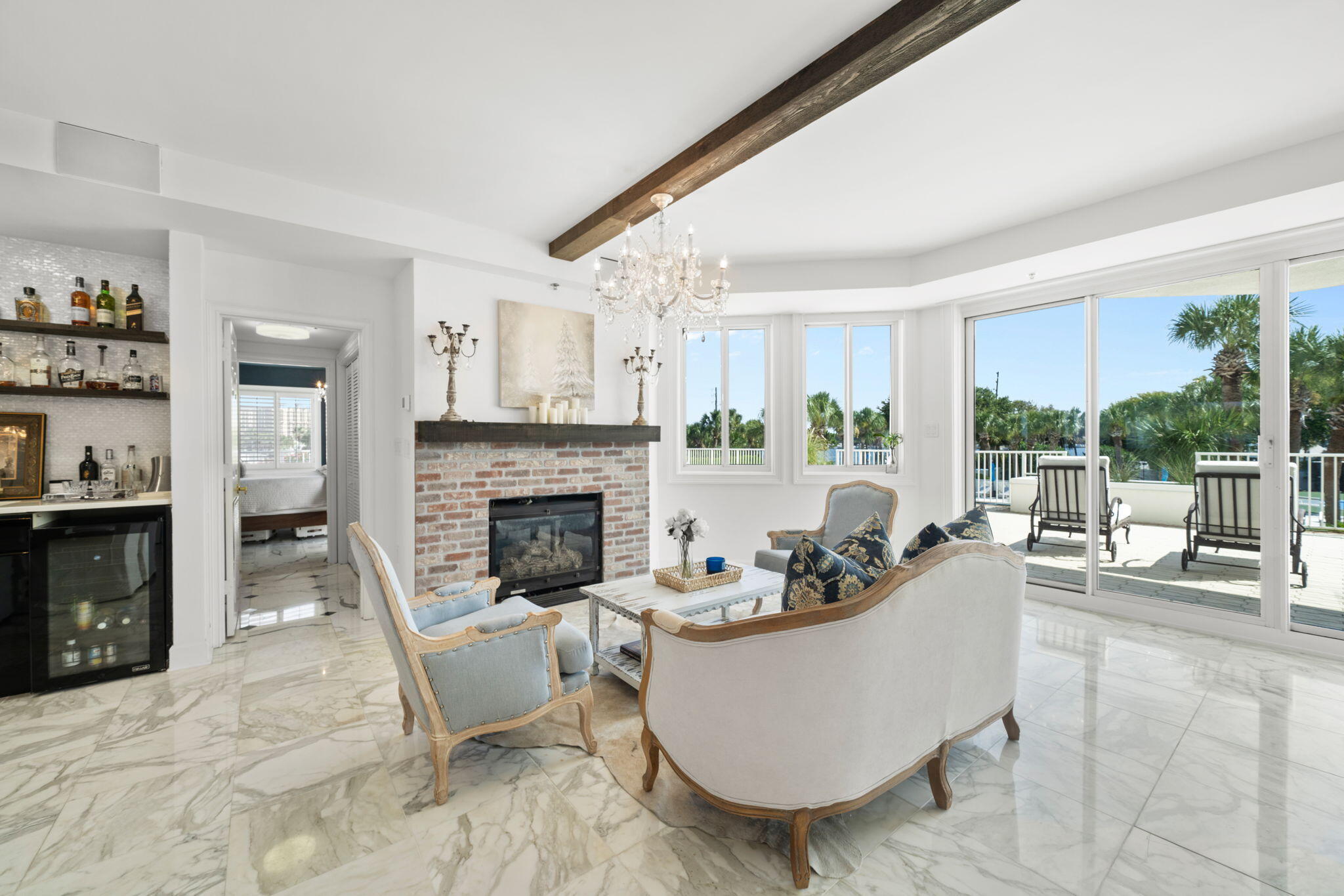 ULTIMATE CONDO THE - Residential
