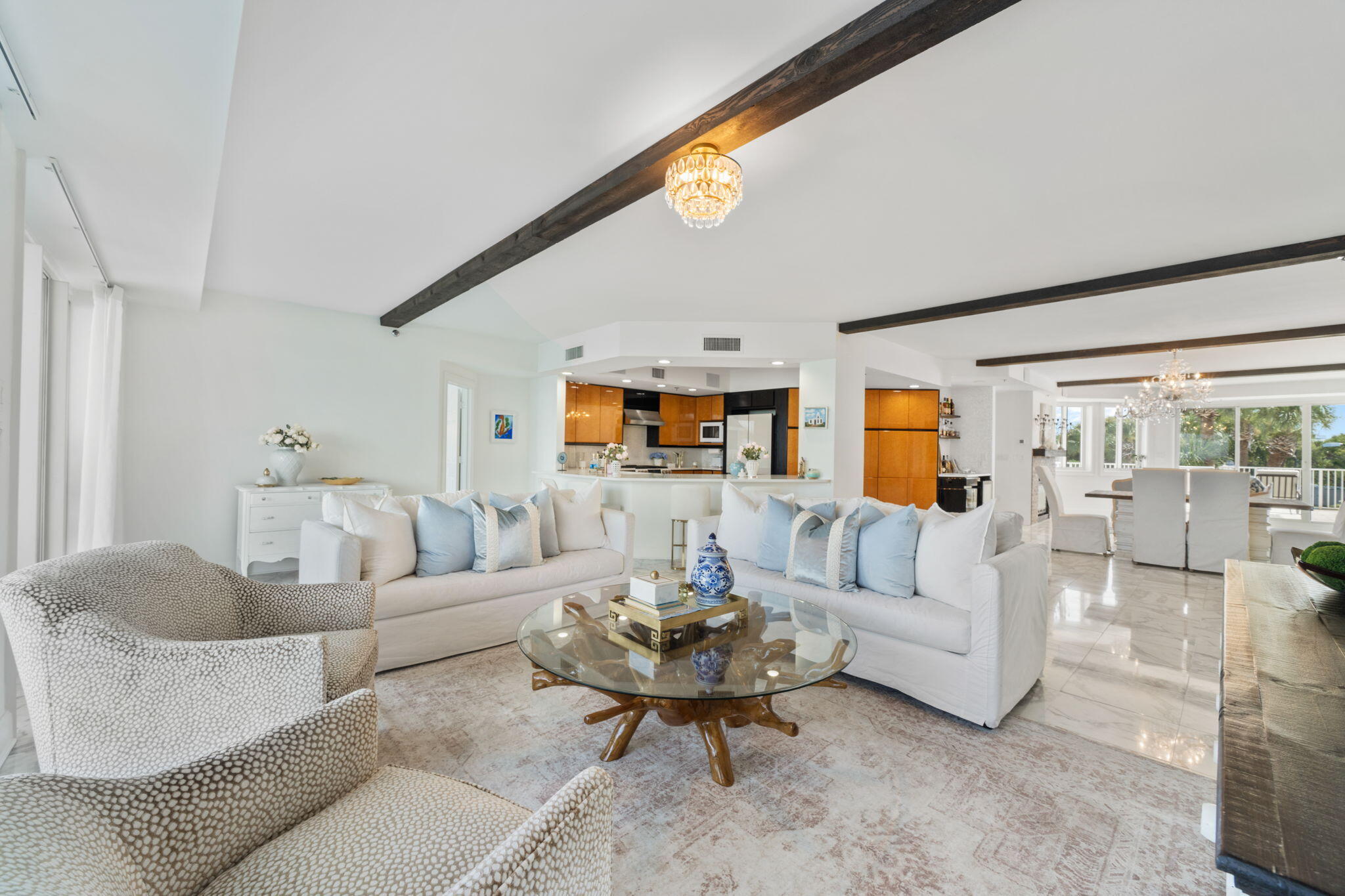 ULTIMATE CONDO THE - Residential