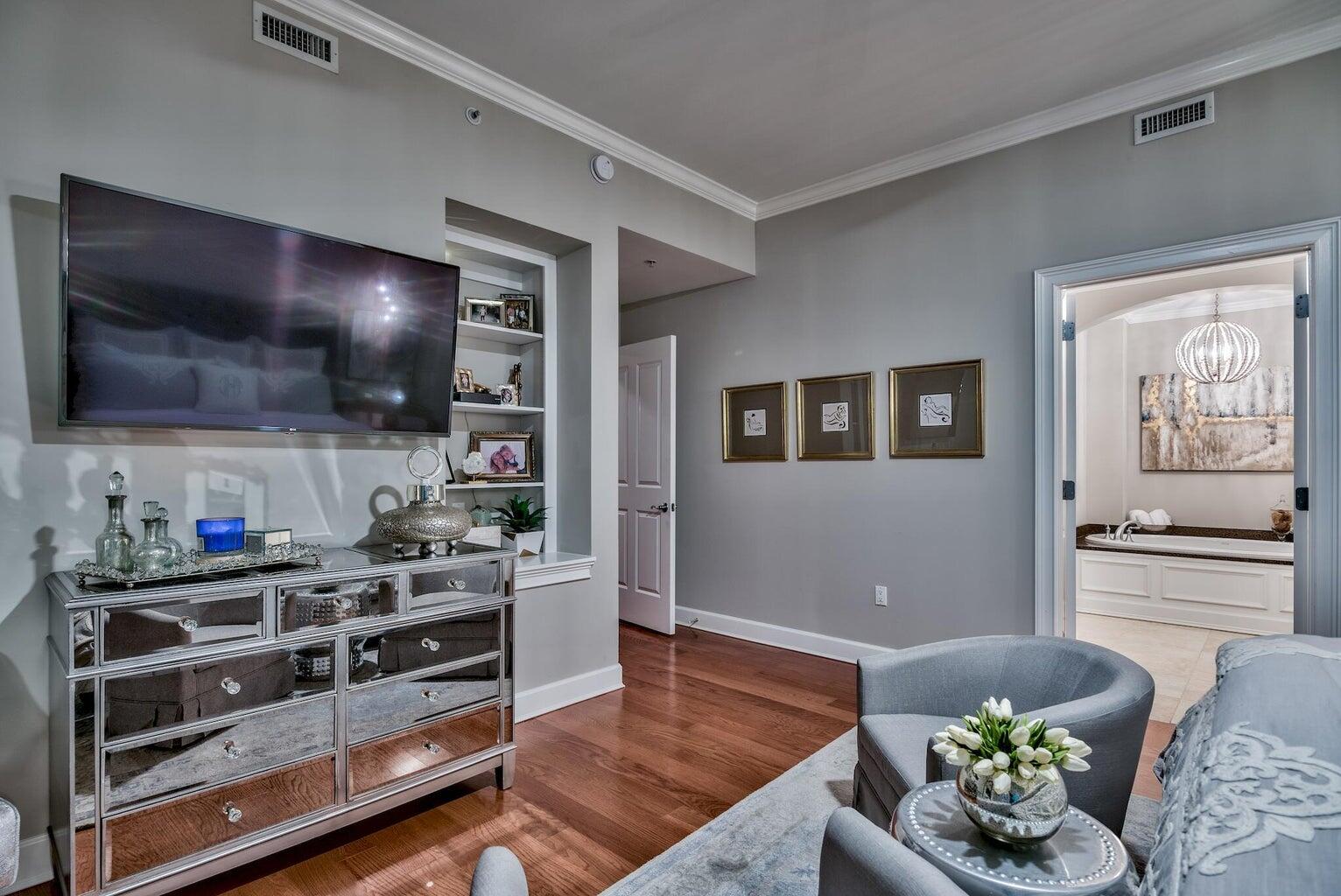 ONE WATER PLACE - Residential