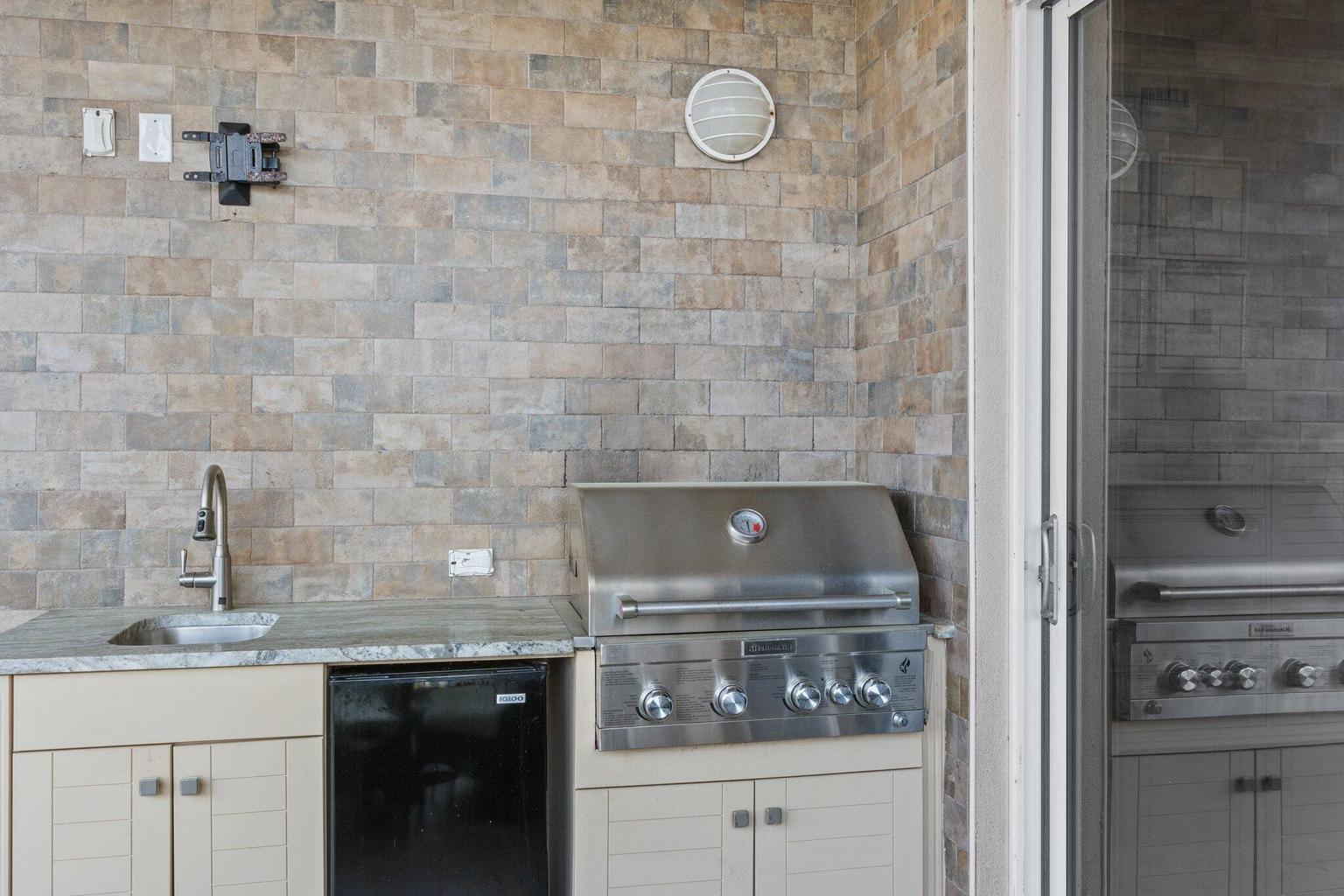 ONE WATER PLACE - Residential