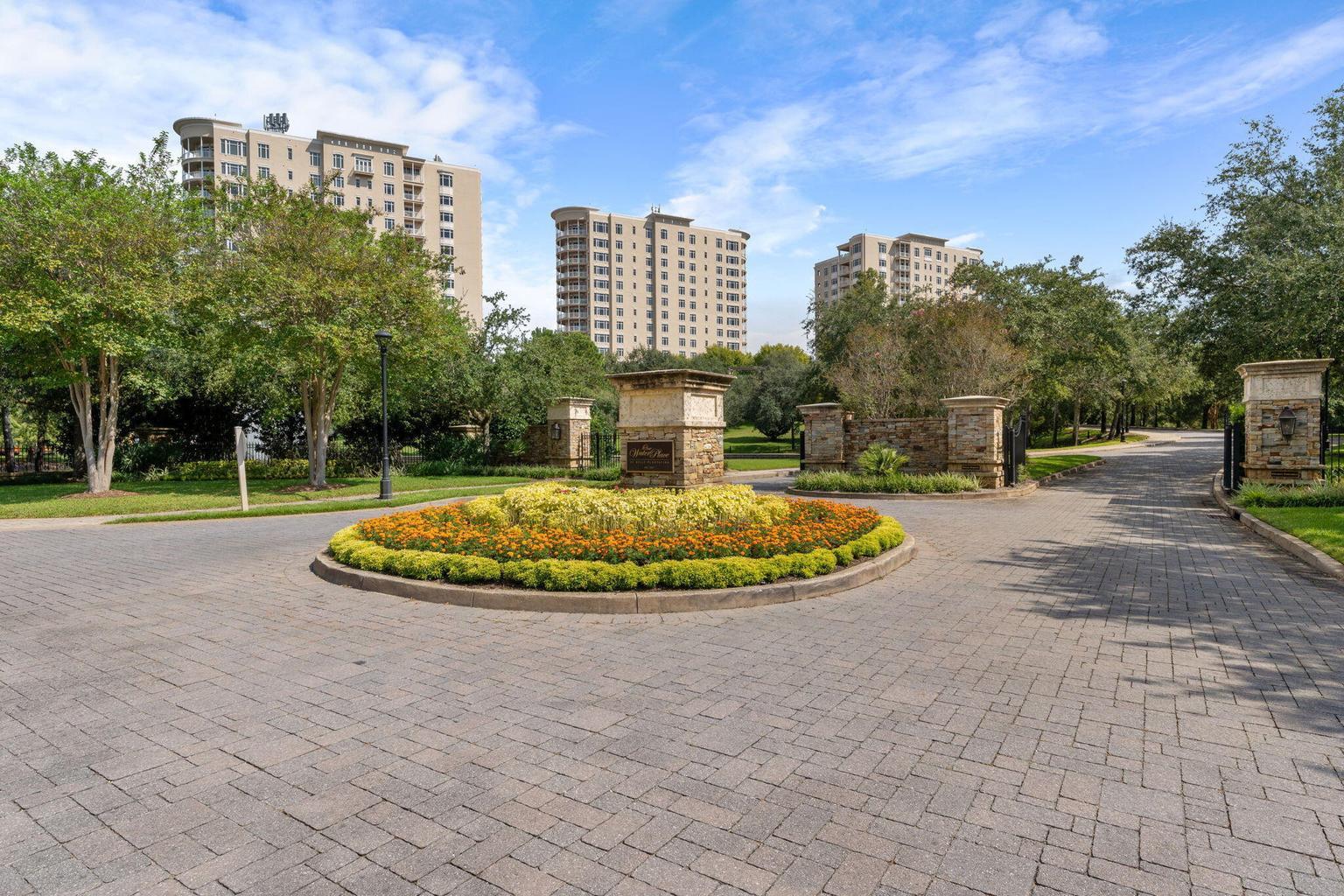 ONE WATER PLACE - Residential