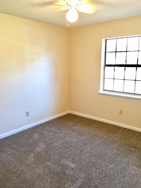 VALPARAISO PINECREST 6 - Residential Lease