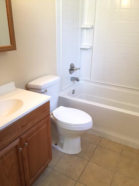 VALPARAISO PINECREST 6 - Residential Lease