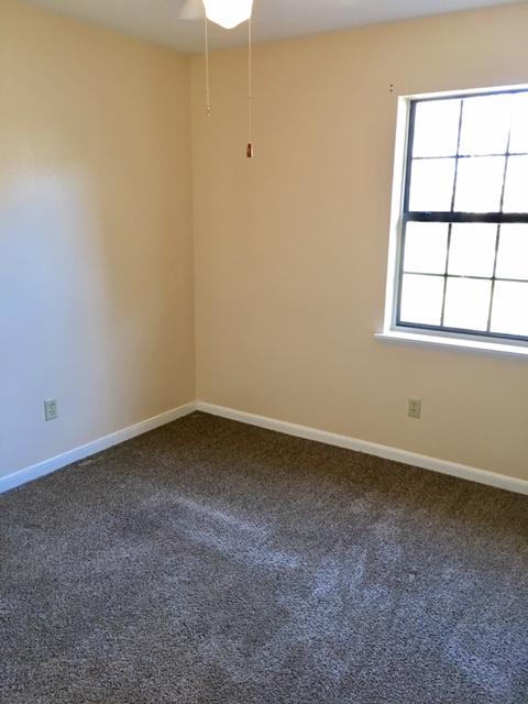 VALPARAISO PINECREST 6 - Residential Lease