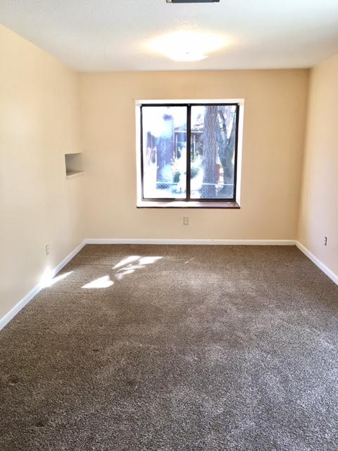 VALPARAISO PINECREST 6 - Residential Lease