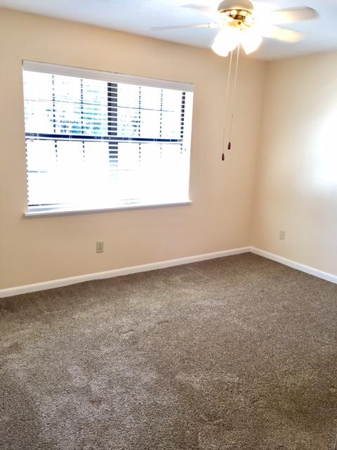 VALPARAISO PINECREST 6 - Residential Lease