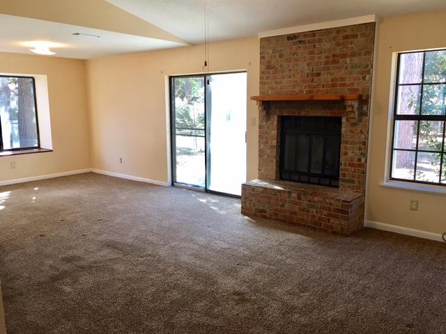 VALPARAISO PINECREST 6 - Residential Lease