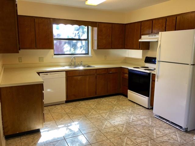 VALPARAISO PINECREST 6 - Residential Lease