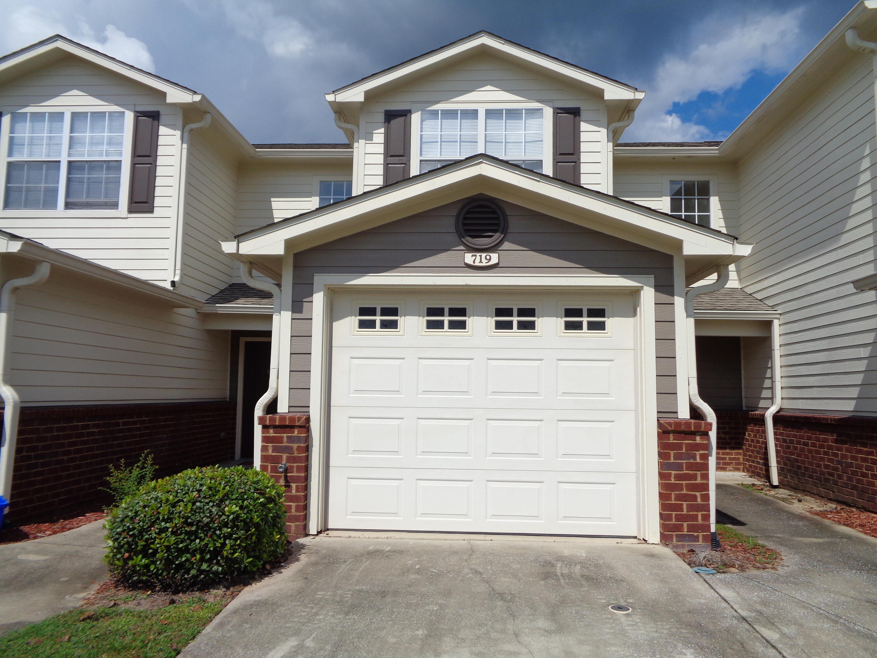 VACANT & MOVE IN READY! Backs to the preservation area! Located South of I-10, within minutes of Duke, 7th Special Forces & Eglin, in Eagles Landing. 2 bedroom, 2.5 bathroom with a single car garage, under stairs storage. Lots of crown molding, ceiling fans in living and bedrooms. There are two masters with en-suite bathrooms. Both bedrooms have a walk in closet, back master has an additional smaller closet. Kitchen has flat top stove with microwave, refrigerator with ice maker, dishwasher & disposal. Living room has wood look tile. Please verify measurements and all information, as deeded necessary. Selling Brokerage & Eagles Landing Townhomes are owned by the same parent company.