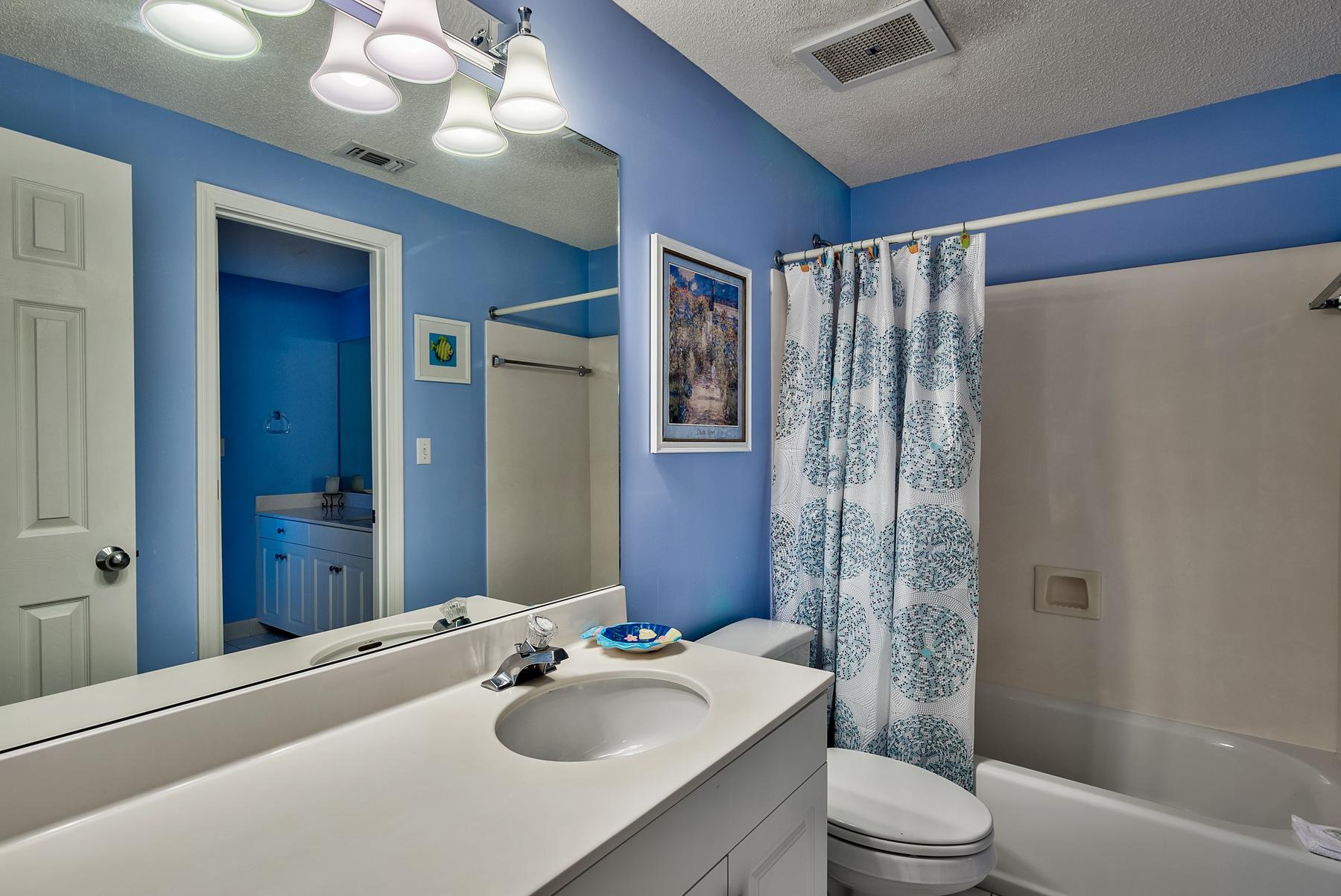 LEEWARD KEY - Residential