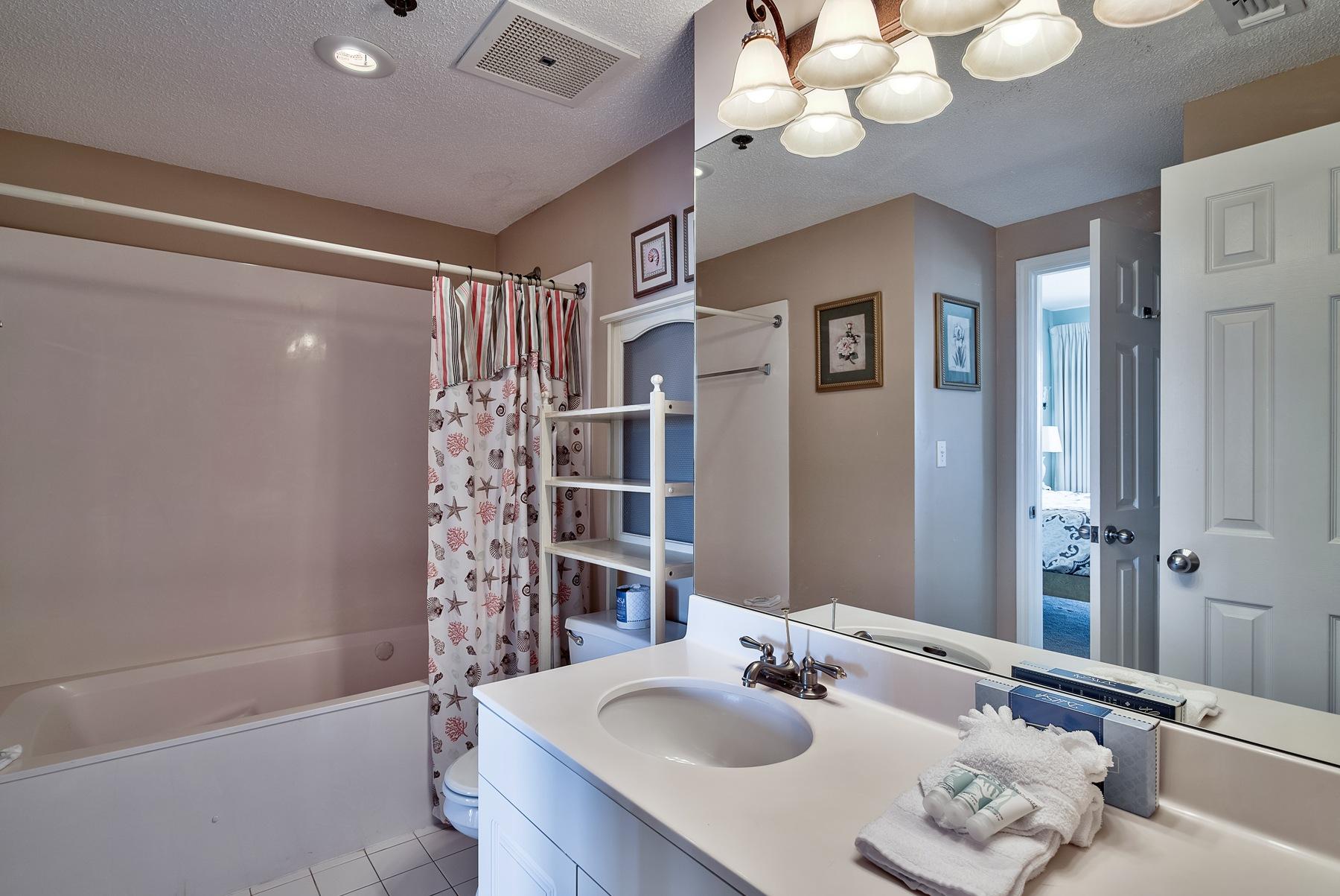 LEEWARD KEY - Residential