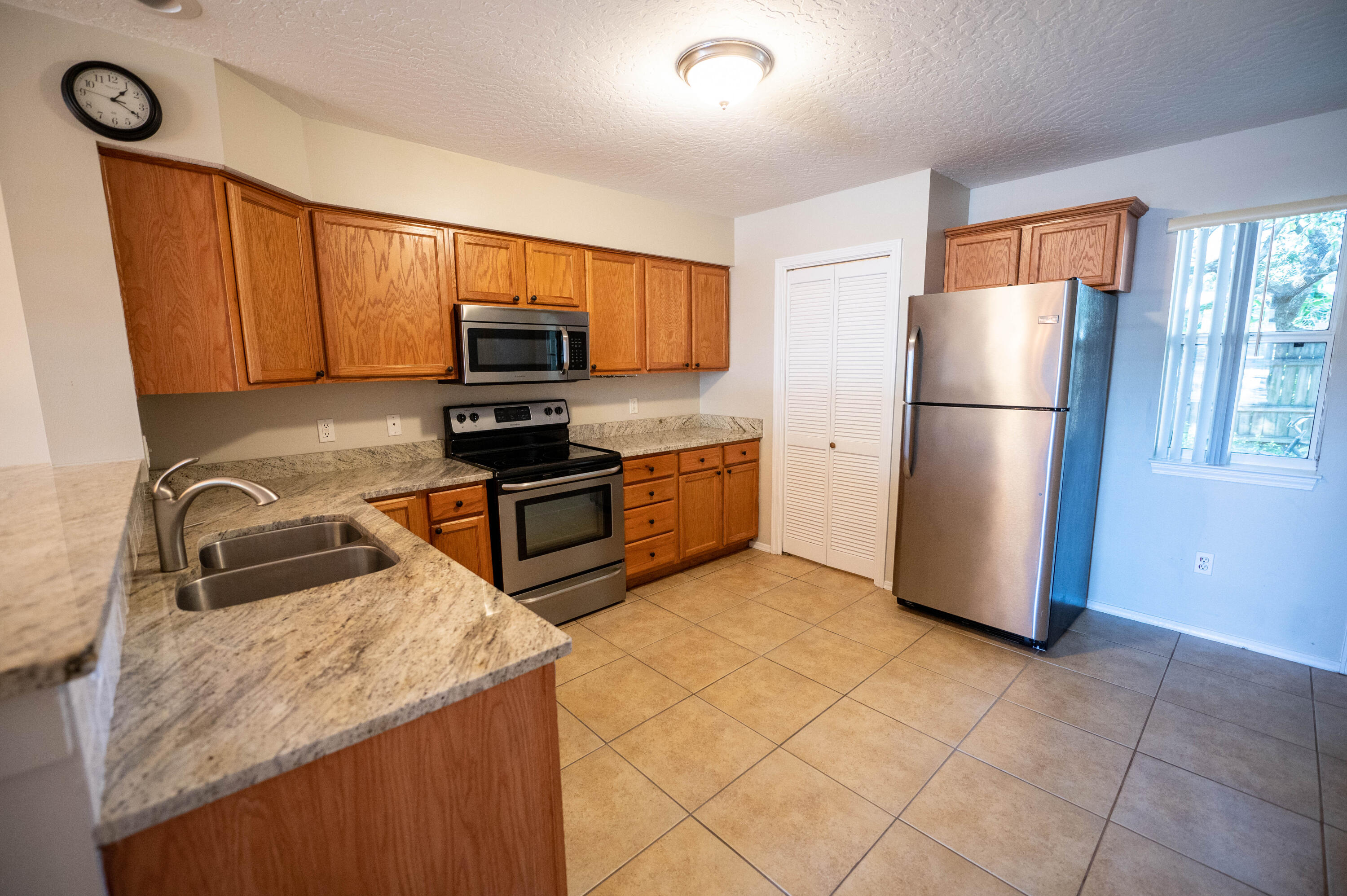 Shay Lin Townhomes - Residential