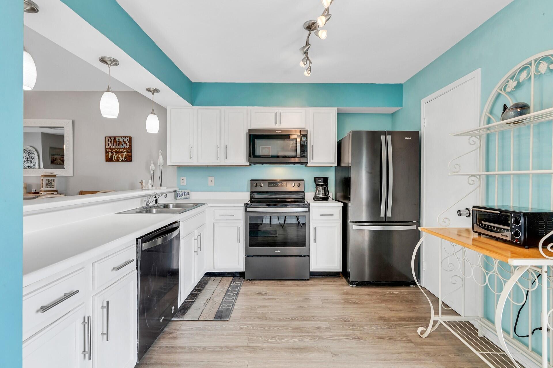 SANDPRINTS CONDO - Residential Lease