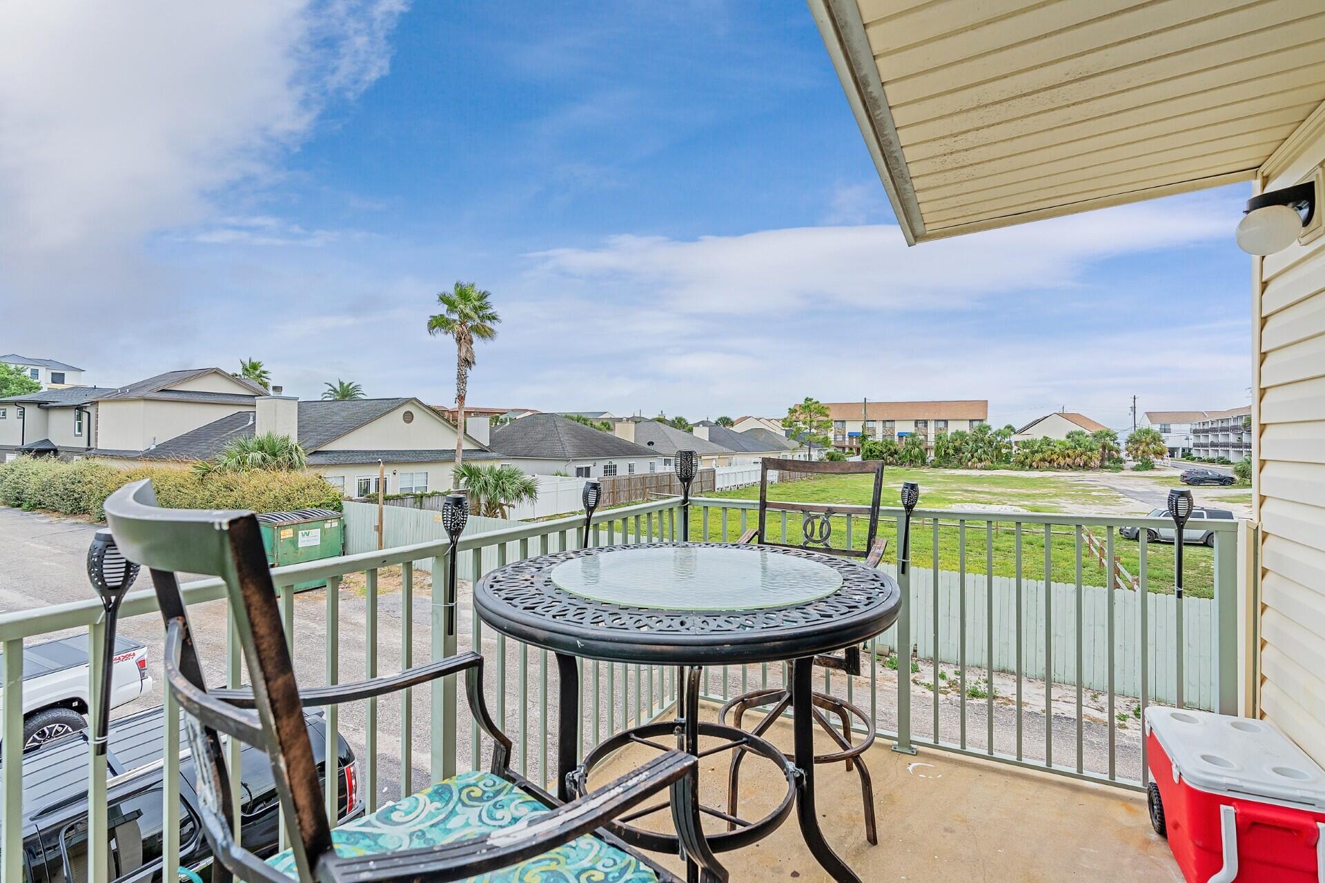 SANDPRINTS CONDO - Residential Lease