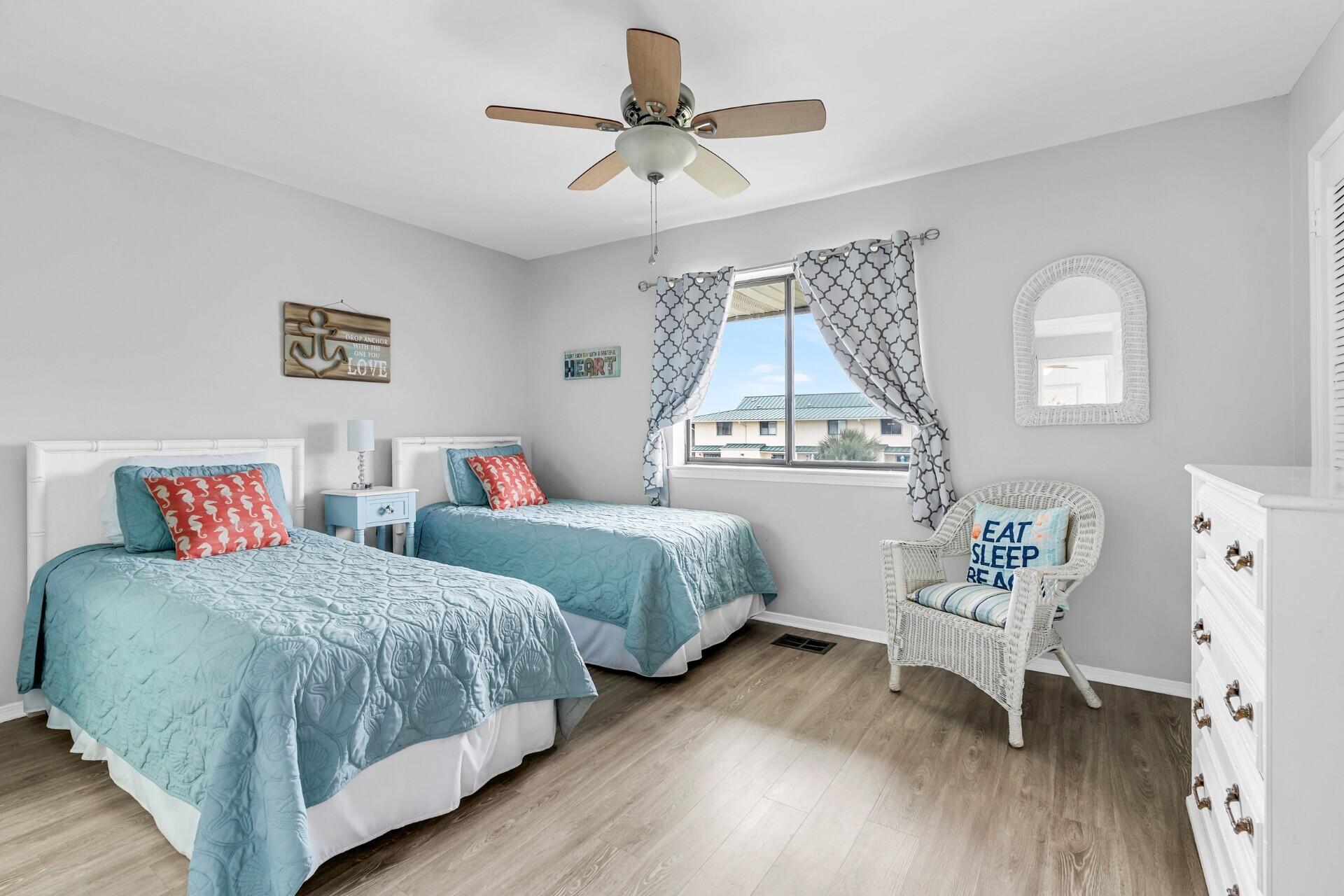 SANDPRINTS CONDO - Residential Lease