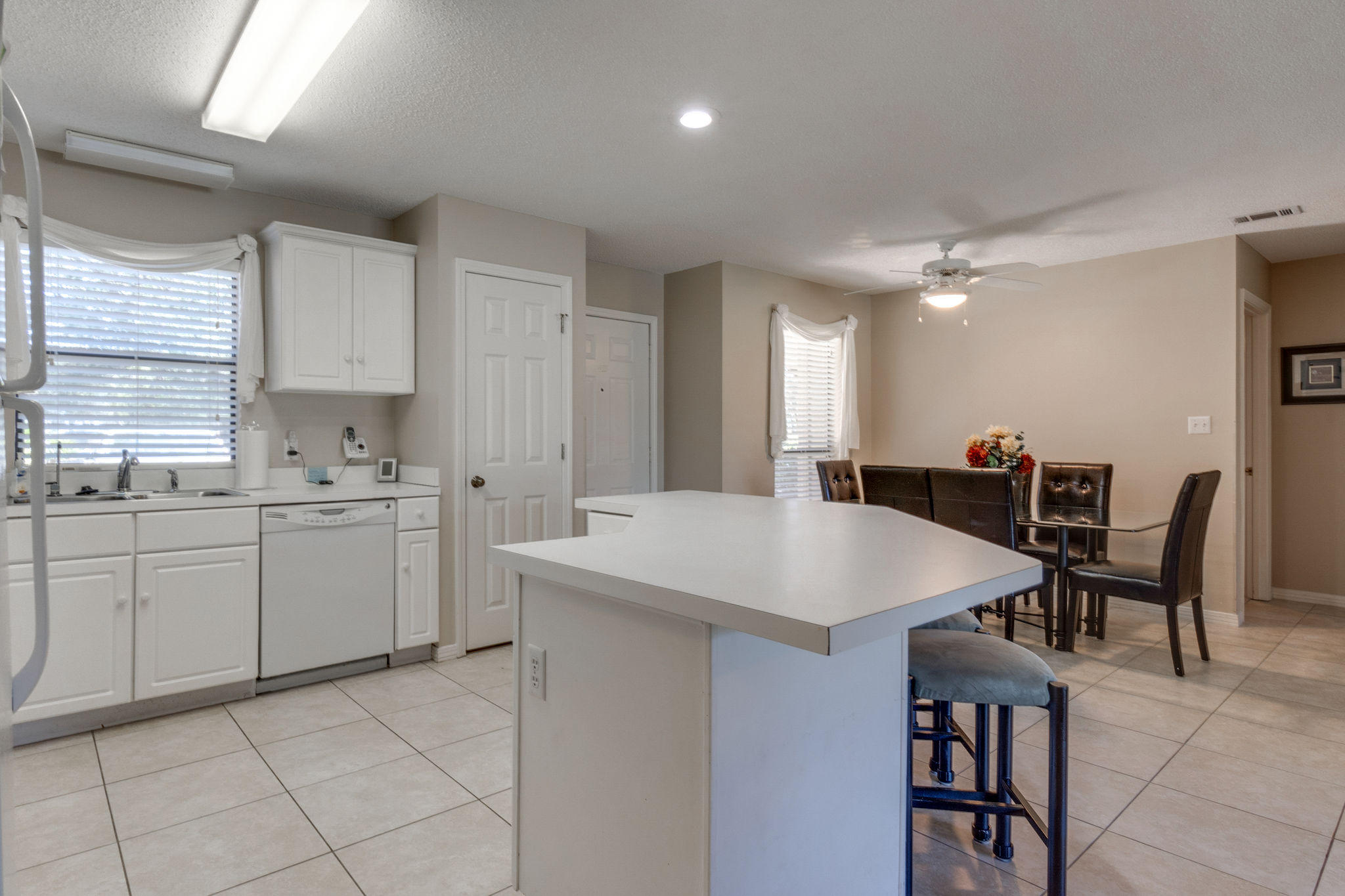 SEASCAPE CONDO phase 8A - Residential