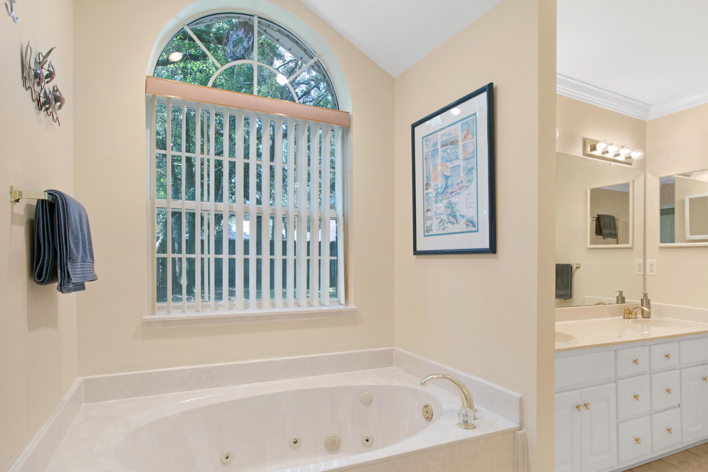 PARKWOOD ESTATES PH 2 BLUEWATER BAY - Residential