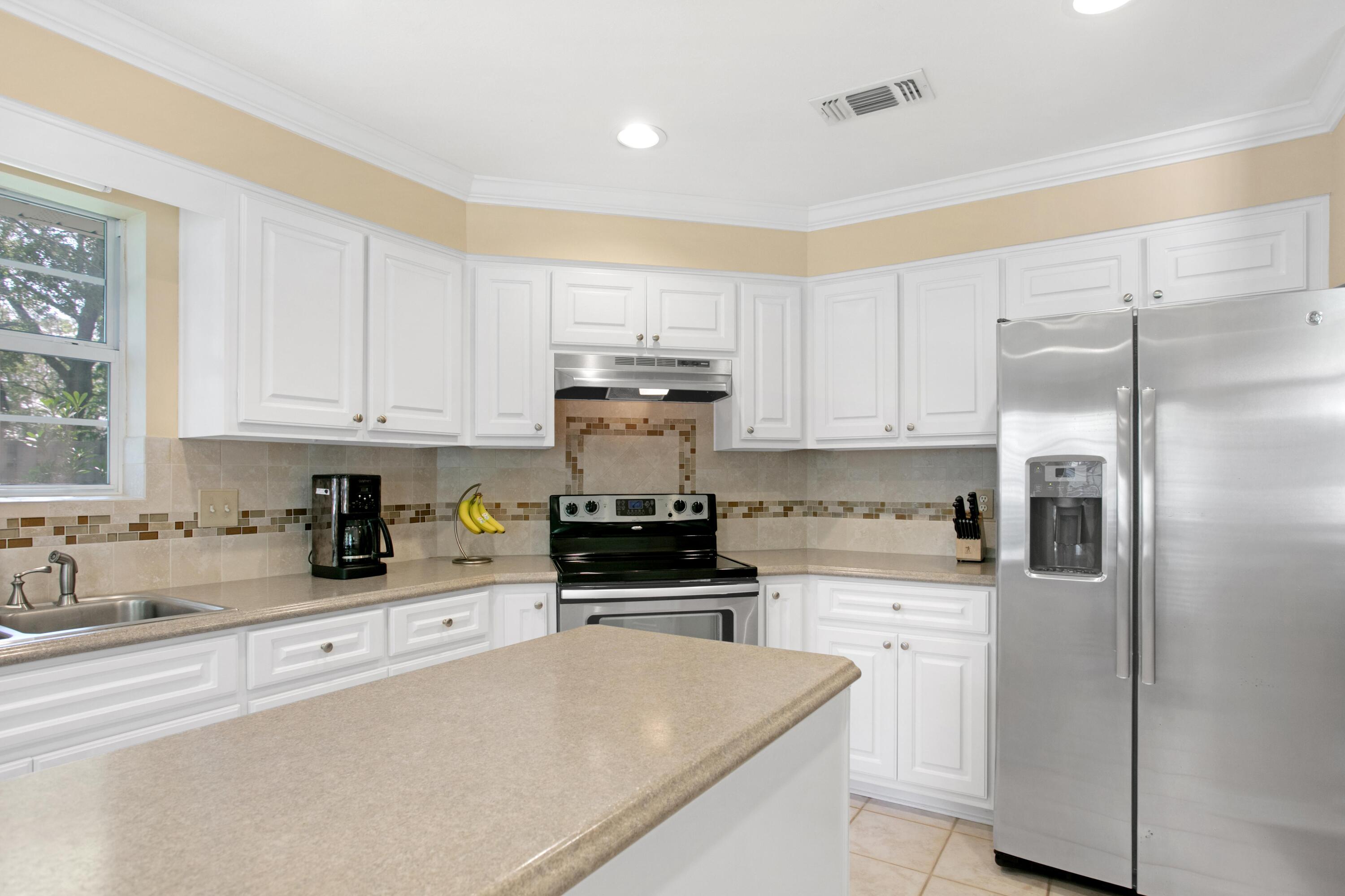 PARKWOOD ESTATES PH 2 BLUEWATER BAY - Residential