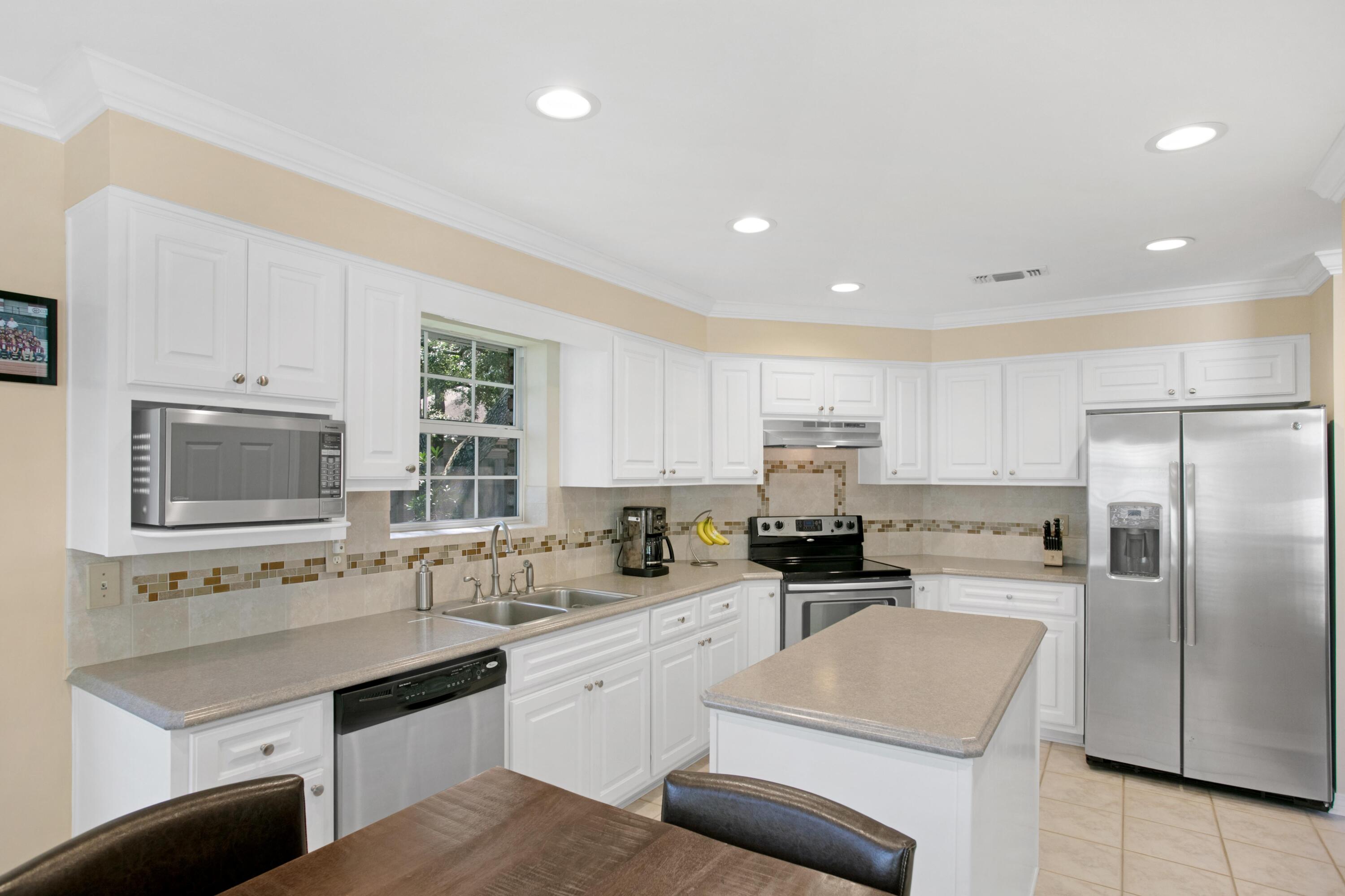 PARKWOOD ESTATES PH 2 BLUEWATER BAY - Residential