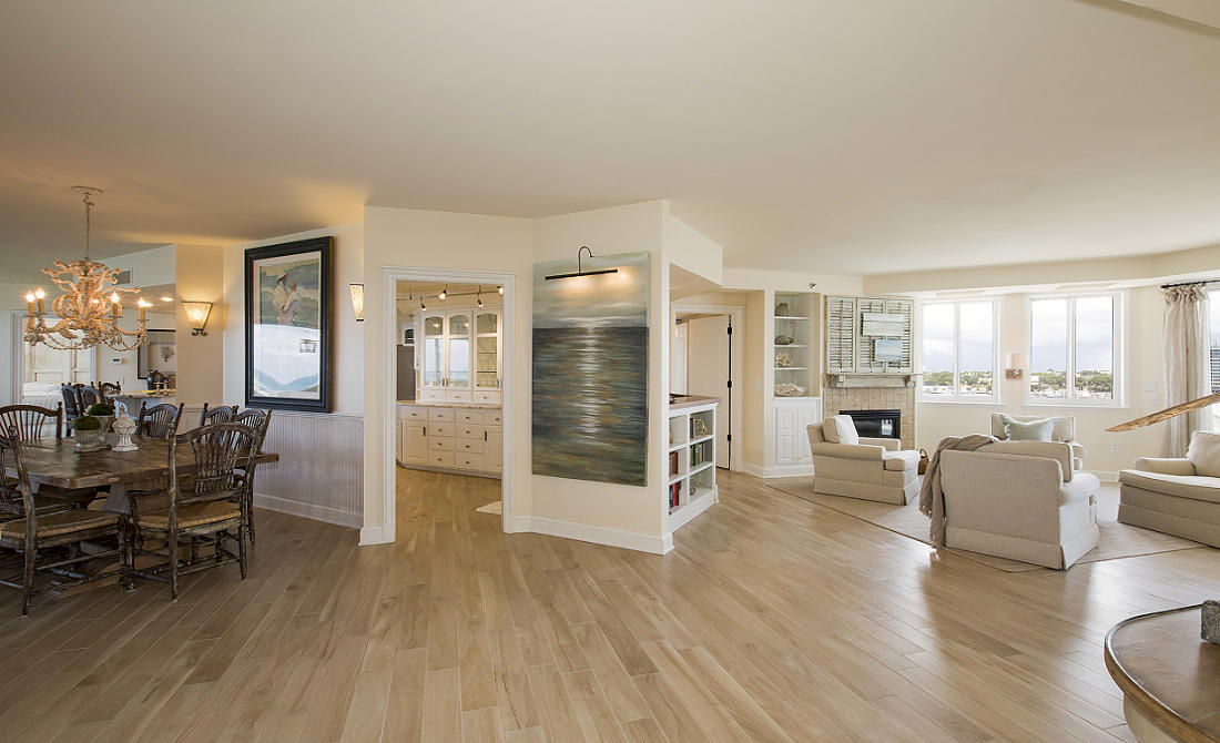 ULTIMATE CONDO THE - Residential