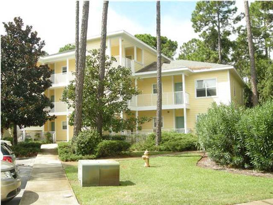 Attractive short sale at the right price! Great one bedroom condo in Pointe of View condo complex in Miramar Beach, Florida. Ideal rental or your vacation place. On-site pool, gym, laundry. Minutes to Grand Boulevard, Baytowne Wharf, Silver Sands, the beaches of Destin and South Walton. Unit has interior hall access. Investors - this is currently rented at $690 per month.