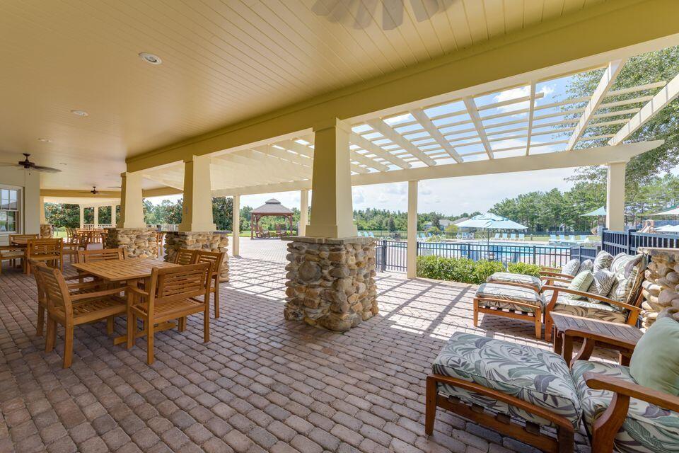 HAMMOCK BAY - Residential Lease