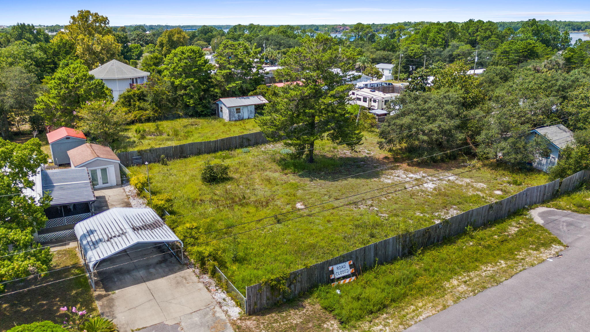 NO RECORDED SUBDIVISION - Land