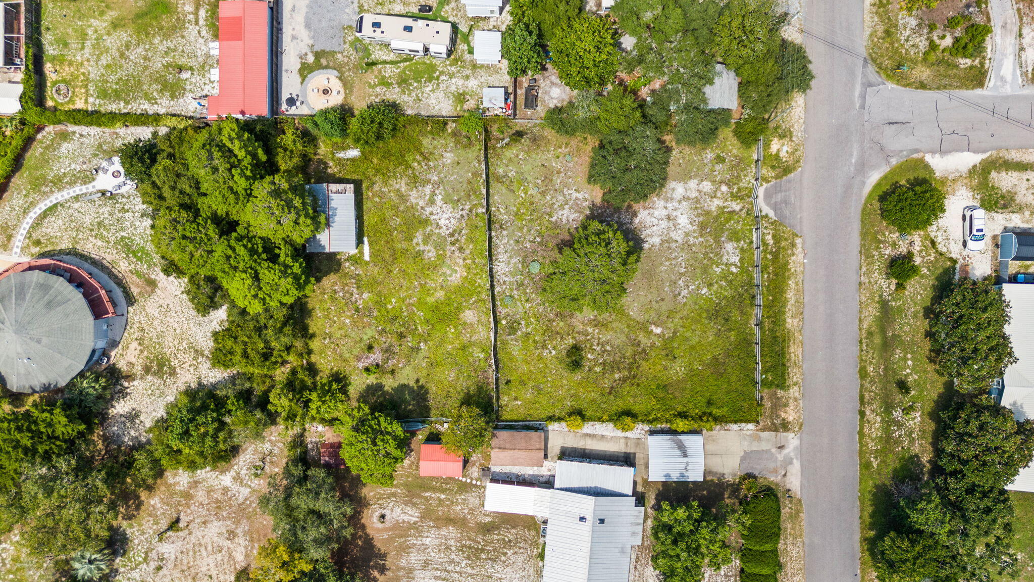 NO RECORDED SUBDIVISION - Land