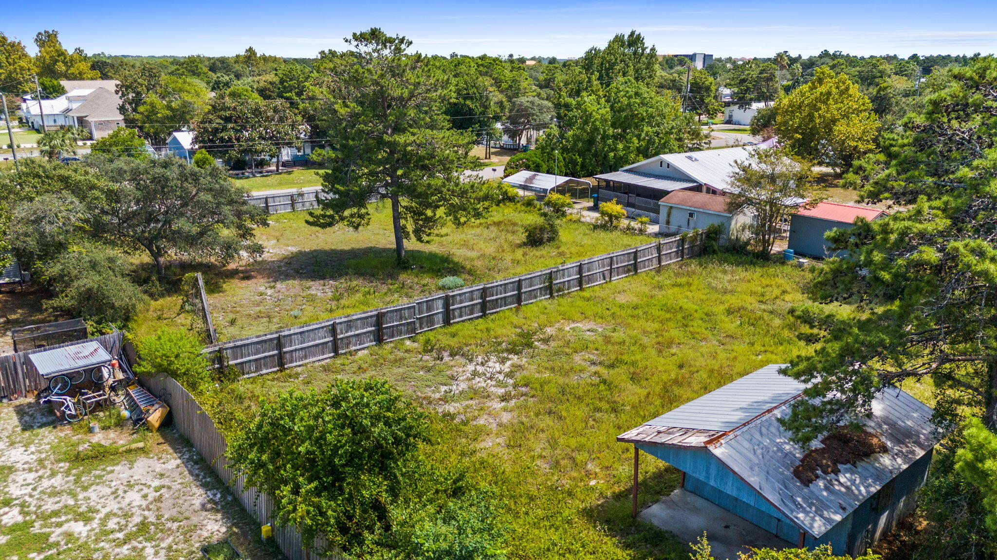 NO RECORDED SUBDIVISION - Land