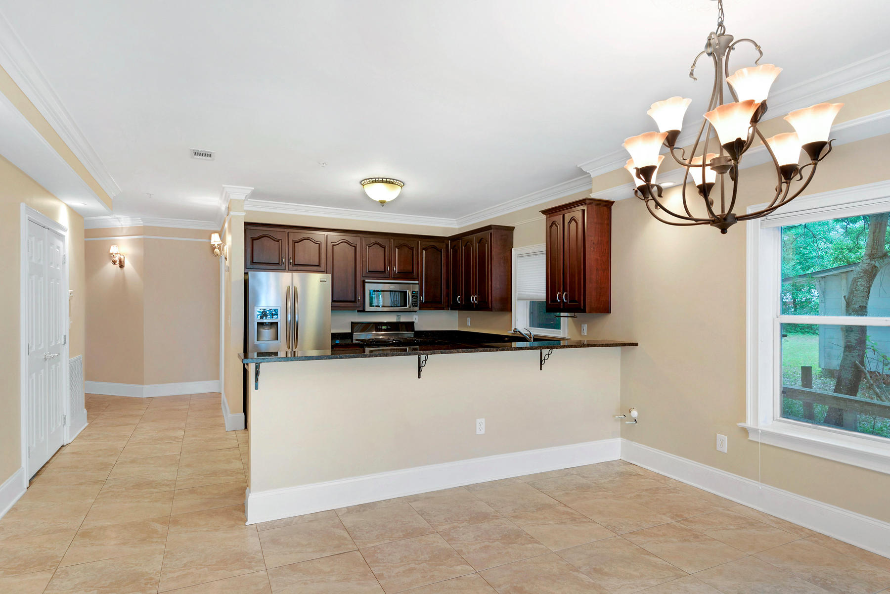 THE SOUND CONDOMINIUM - Residential