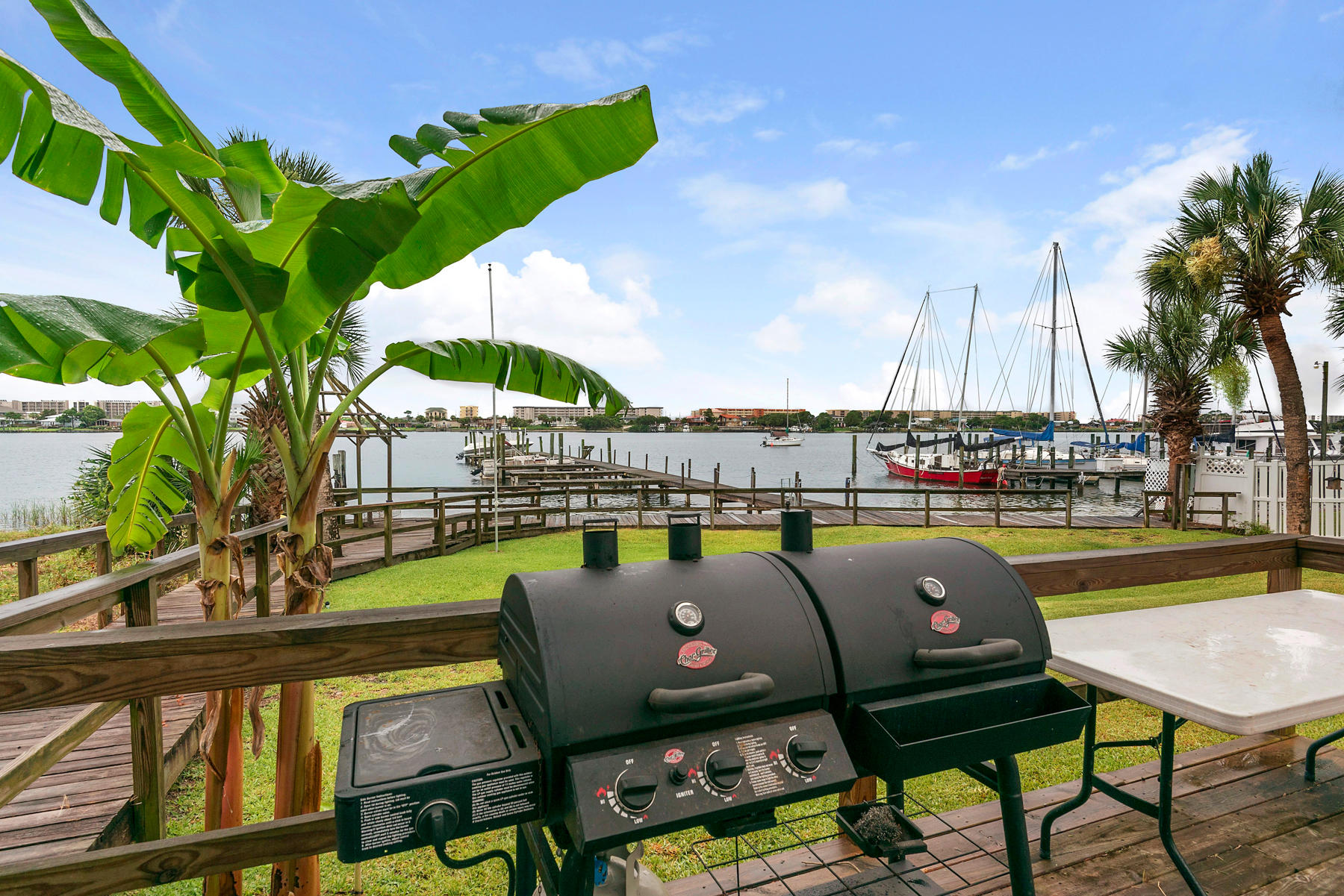 THE SOUND CONDOMINIUM - Residential